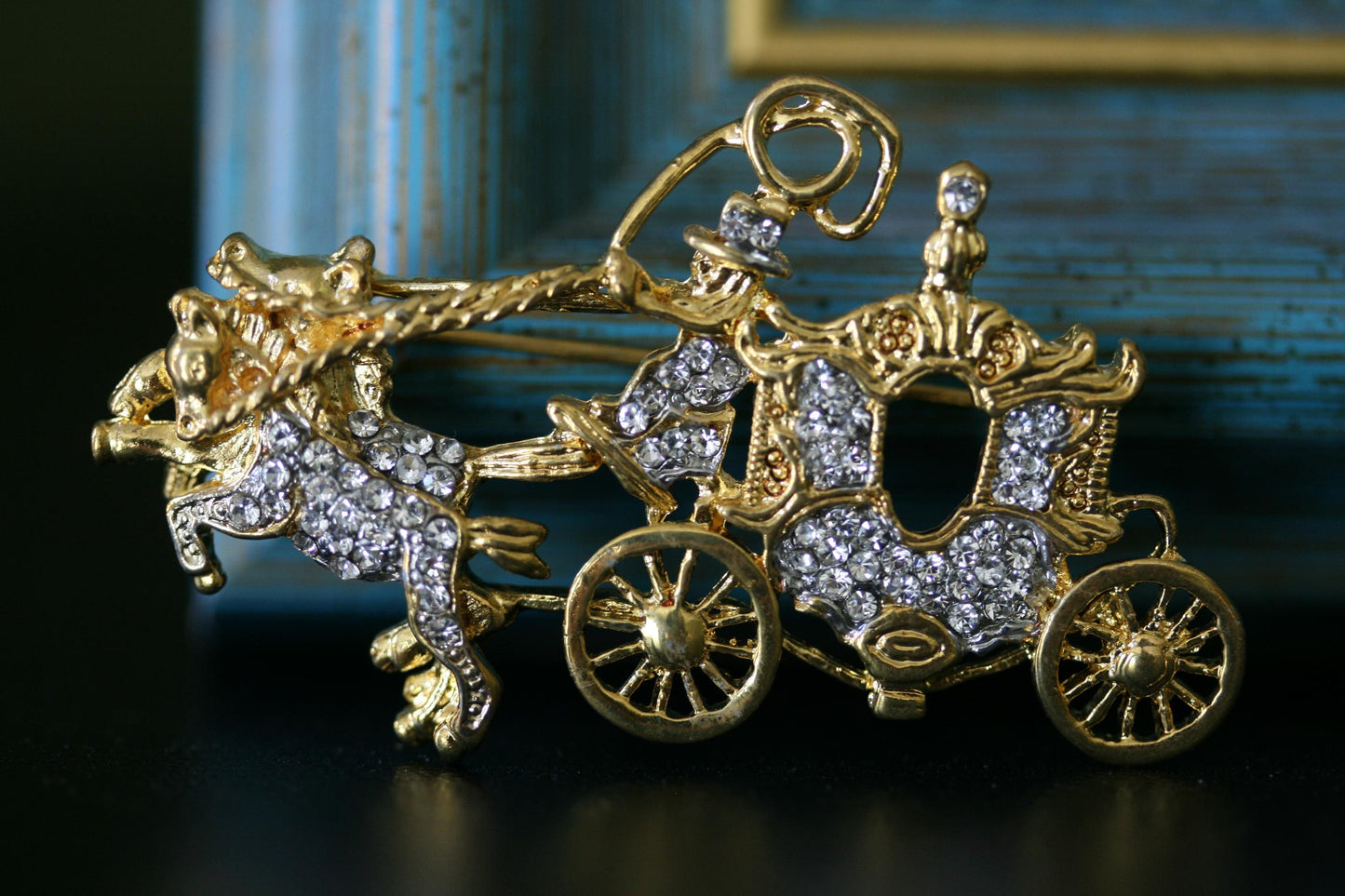 Stunning Vintage Rhinestone Stage Coach Brooch Horse Coach Pin Rhinestone Crystal Carriage Stagecoach Ball