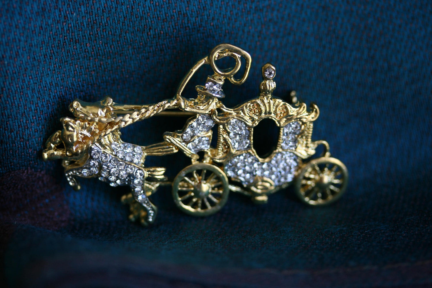 Stunning Vintage Rhinestone Stage Coach Brooch Horse Coach Pin Rhinestone Crystal Carriage Stagecoach Ball
