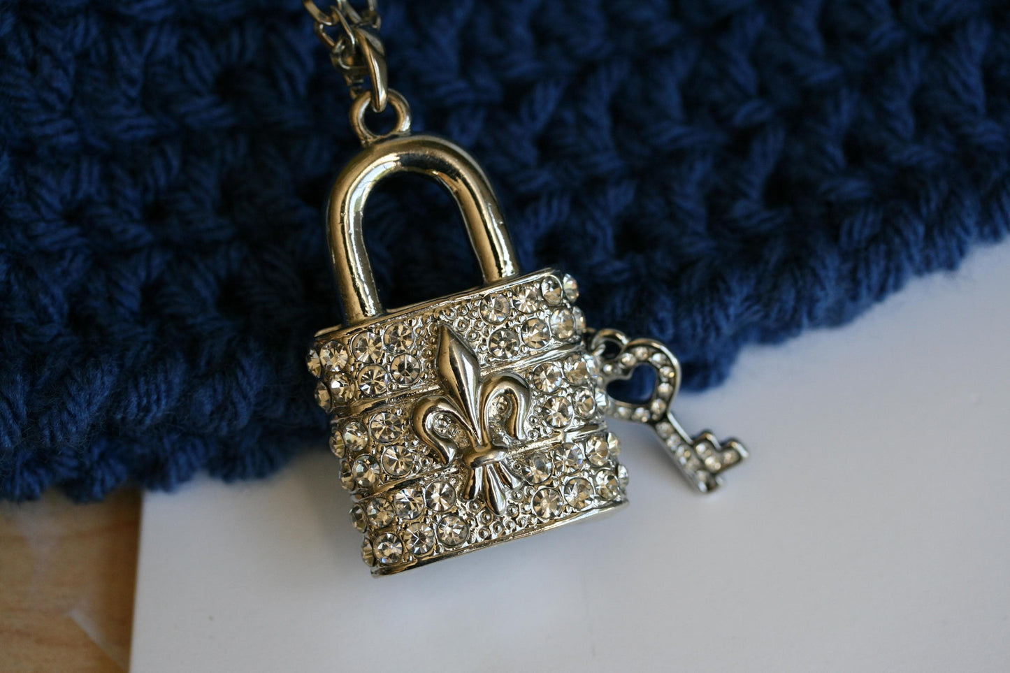 Vintage Fleur De Lis Jewelry Stunning Pave Crystal Rhinestone Lock with Key Pendant Necklace