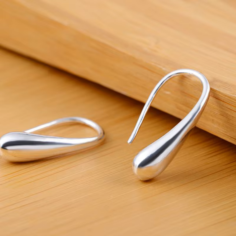 High Polished Hoop Earrings – Sleek Modern Style
