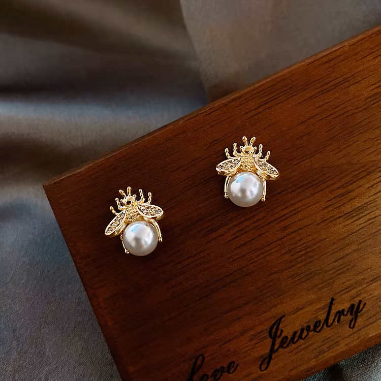 Crystal Bee & Pearl Stud Earrings – Perfect Gift for Her