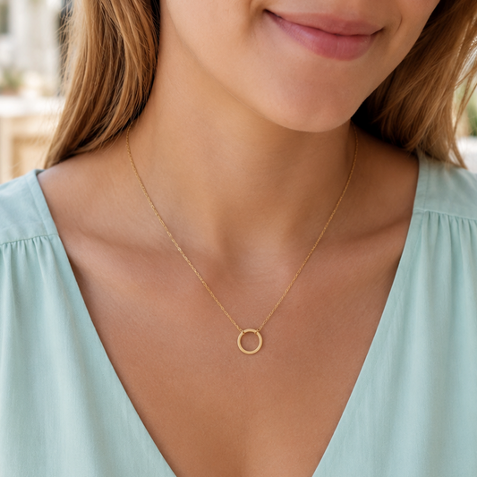Delicate Gold Circle Pendant Necklace – Minimalist Everyday Jewelry for Women
