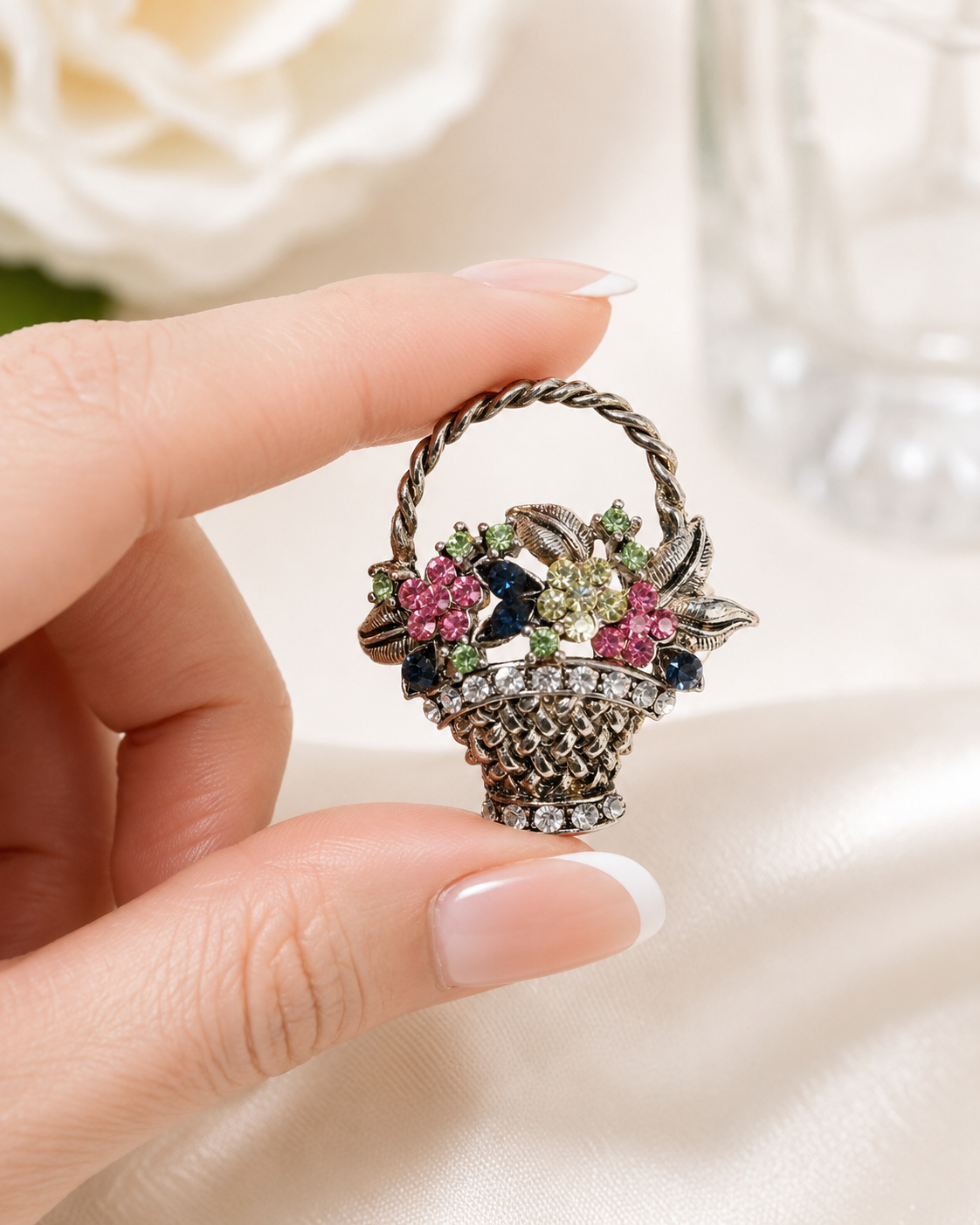 Floral Basket Brooch Pin for Women, Colorful Crystal Flower Bouquet Lapel Pin, Elegant Spring Easter Gift Jewelry