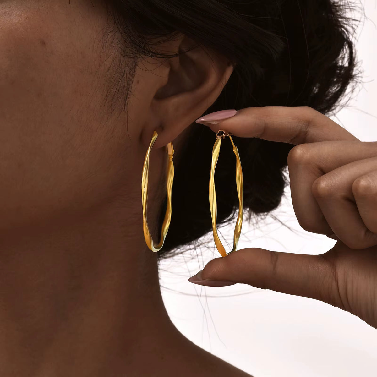 Large 18K Gold-Plated Stainless Steel Twisted Oval Hoop Earrings for Women