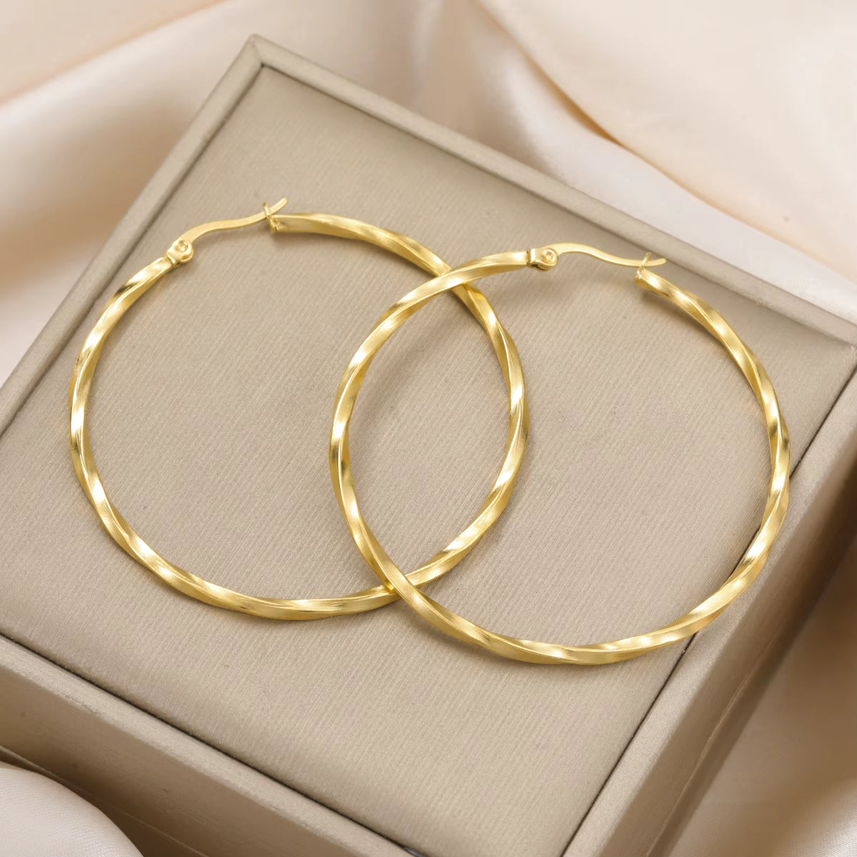 Cazador 18K Gold-Plated Stainless Steel Geometric Hoop Earrings – 28mm & 54mm