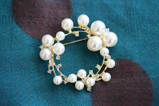 PEARL BROOCH PIN, Imitation Pearl Brooch, Clear Crystal & Pearl Wreath Brooch