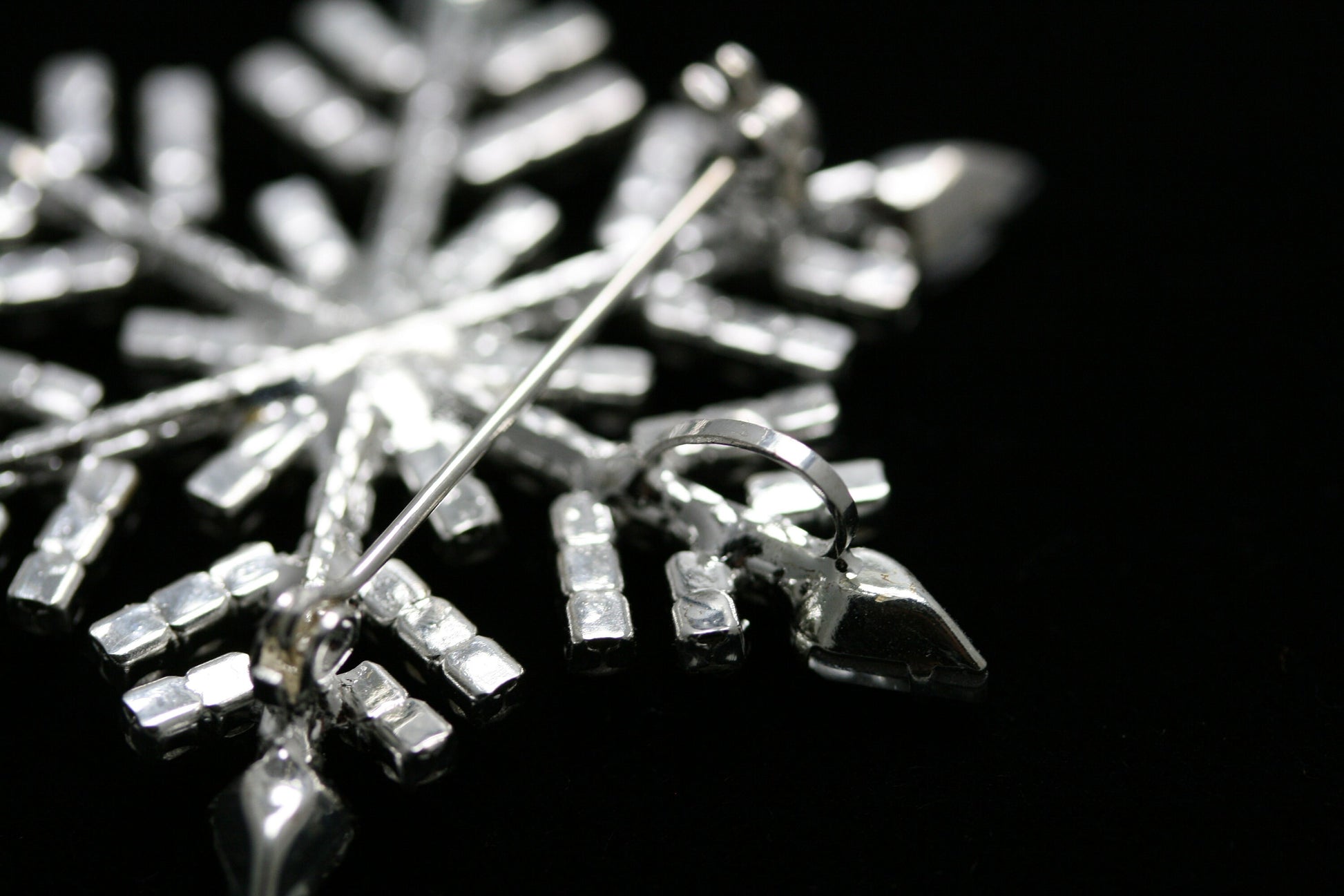 Crystal Winter Snowflake Flower Clear Rhinestone Elegant Christmas Brooch Pin and Pendant, Christmas Holiday Gift Jewelry