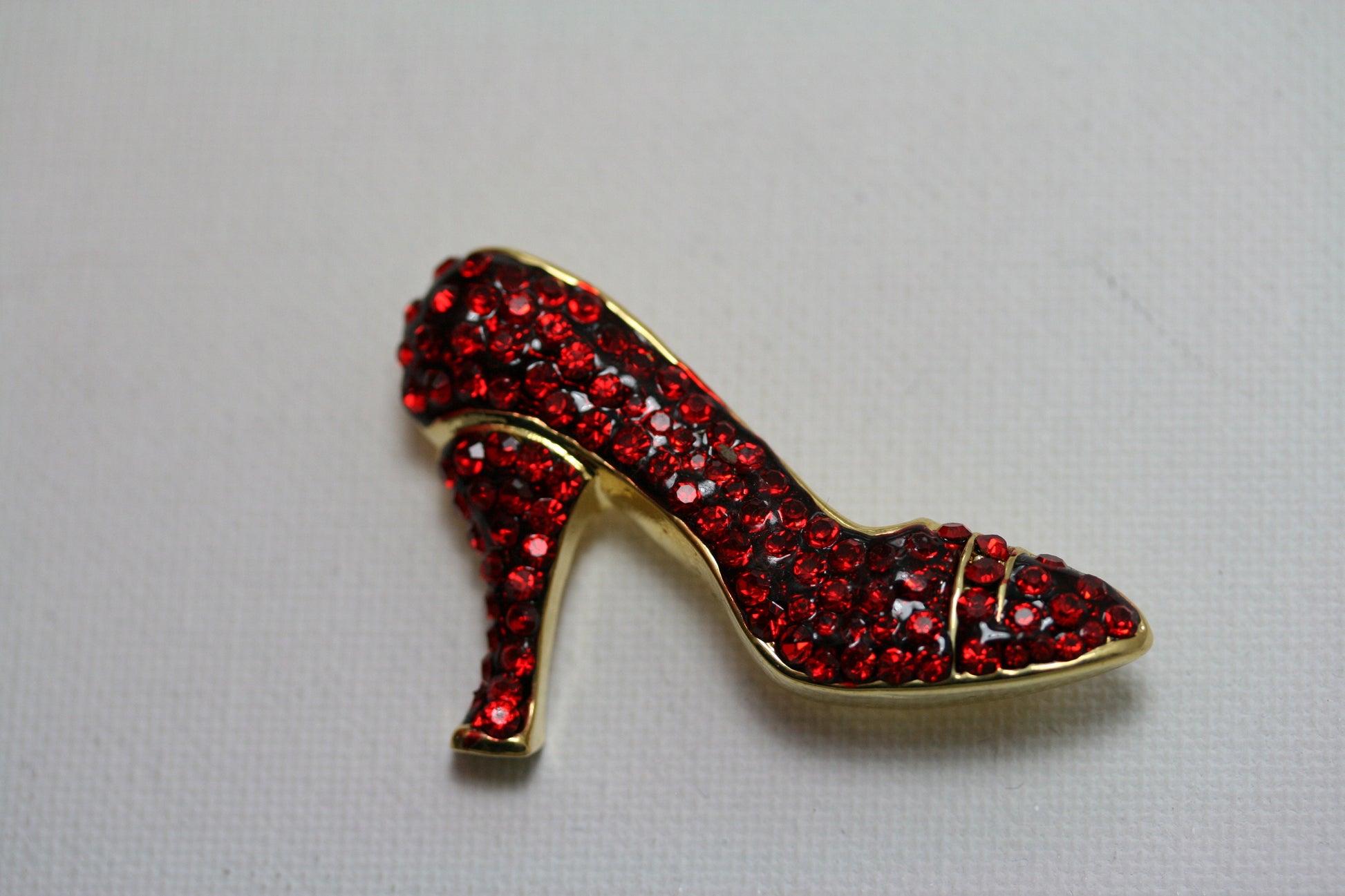 Vintage Ruby Red Crystal Rhinestone High Heel Shoe Fashion Pin Brooch