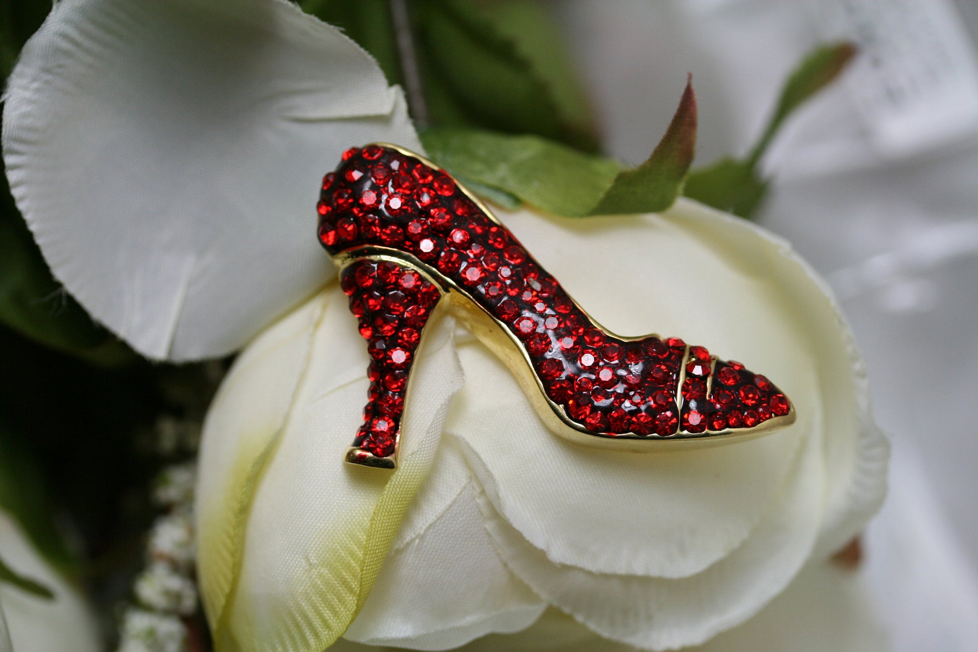 Vintage Ruby Red Crystal Rhinestone High Heel Shoe Fashion Pin Brooch