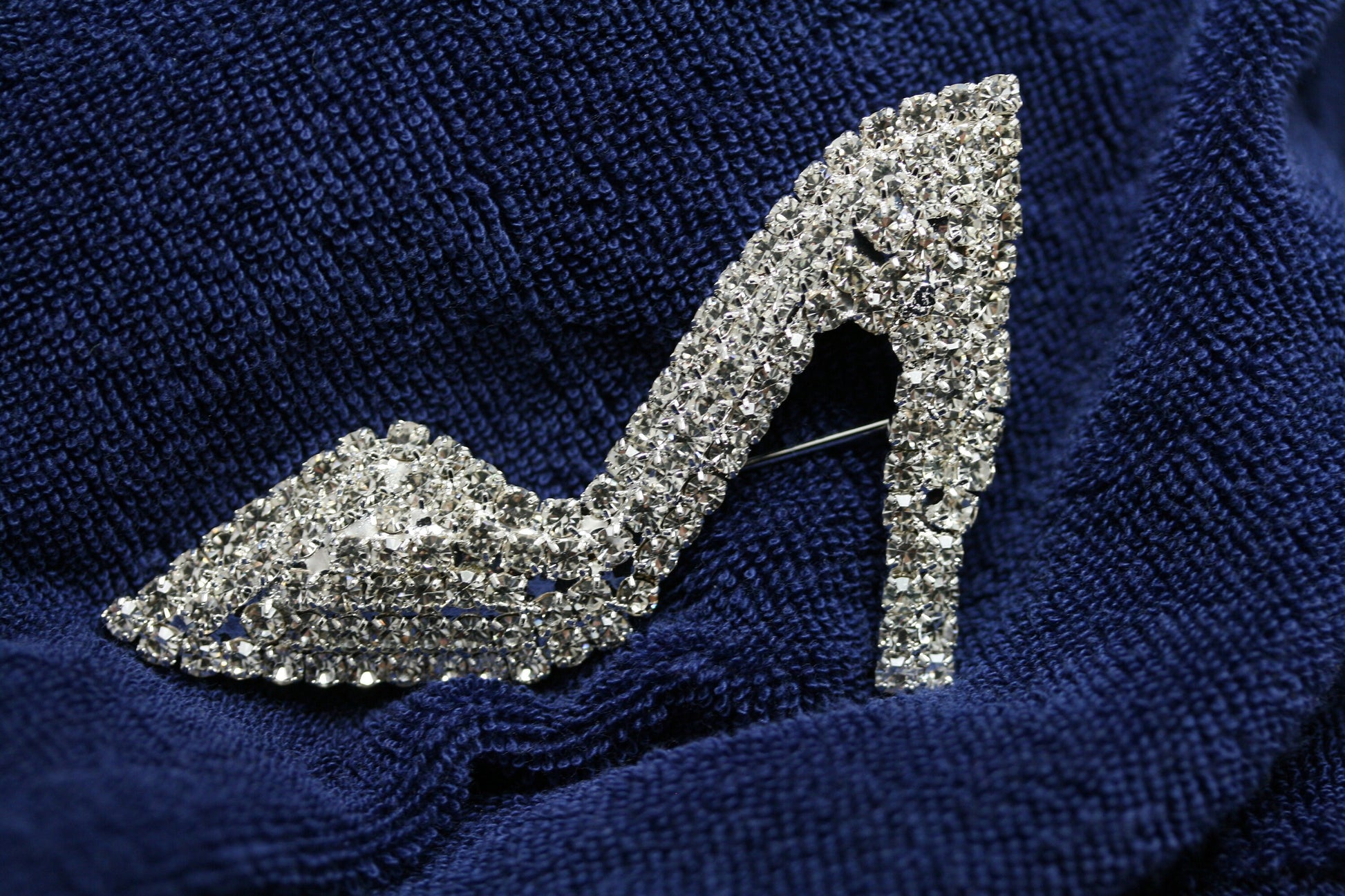 High Heel Shoe Stiletto Ice Clear Prong Set Rhinestone Crystal Brooch Pin