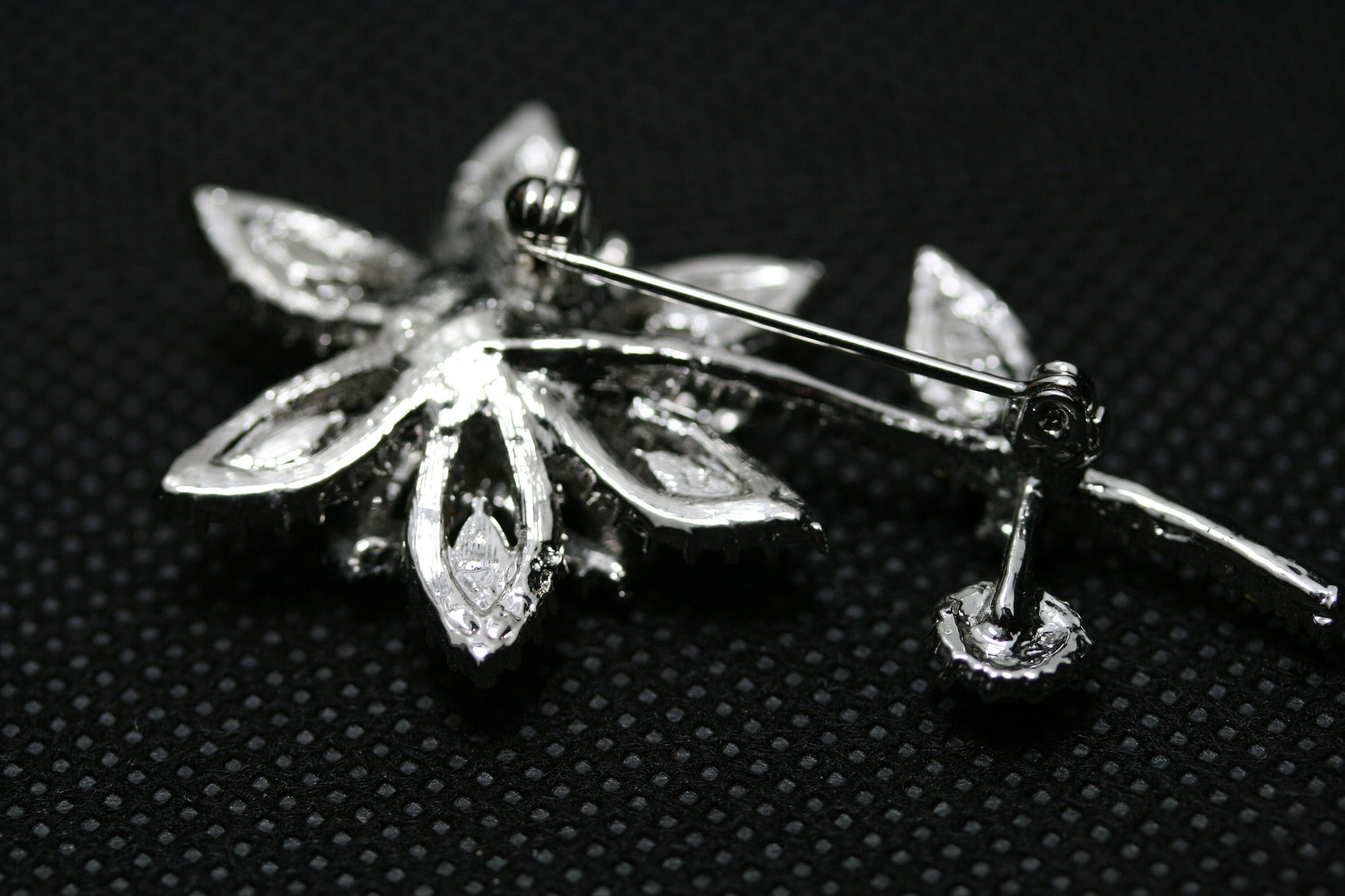 Vintage Rhinestone Daisy Flower Brooch Pin, Crystal Flower Brooch Pin