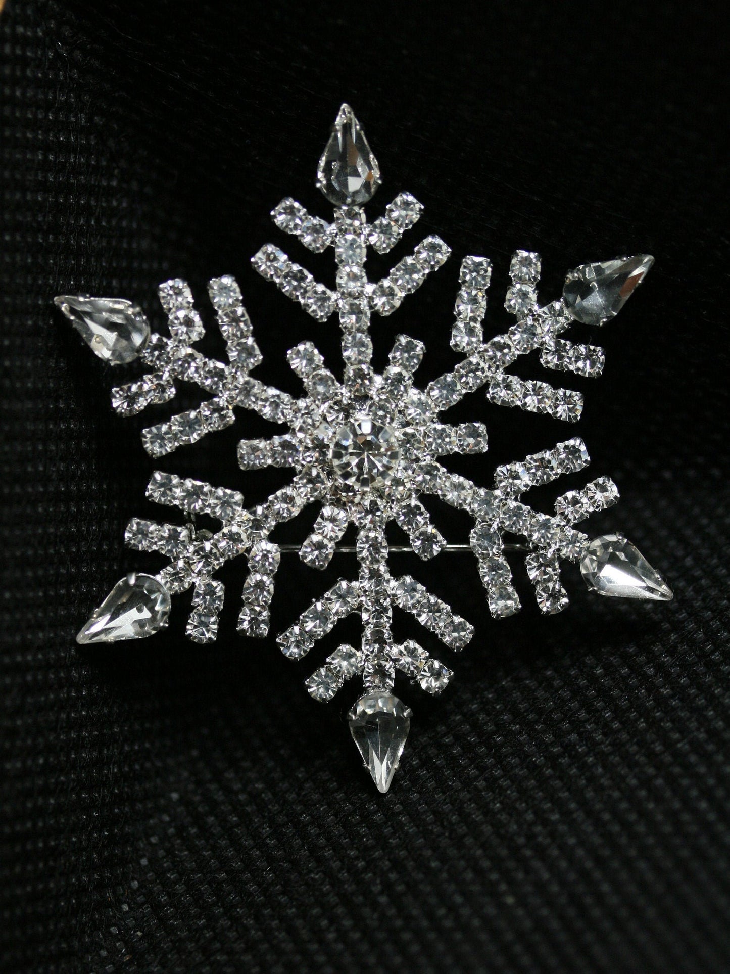Crystal Winter Snowflake Flower Clear Rhinestone Elegant Christmas Brooch Pin and Pendant, Christmas Holiday Gift Jewelry
