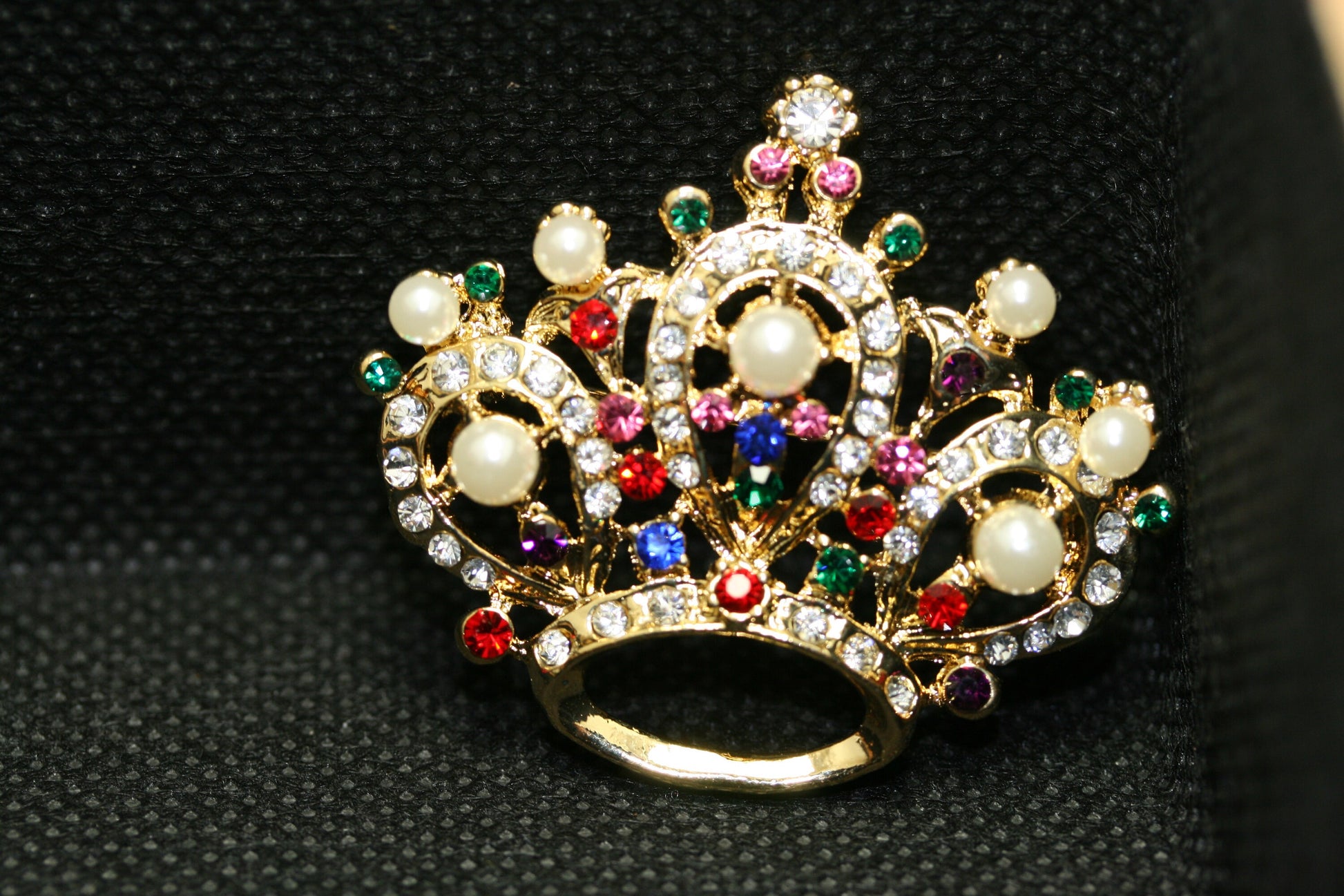 Vintage Rhinestone Crown Brooch Pin With Faux Seed Pearl In Antique Gold Tone
