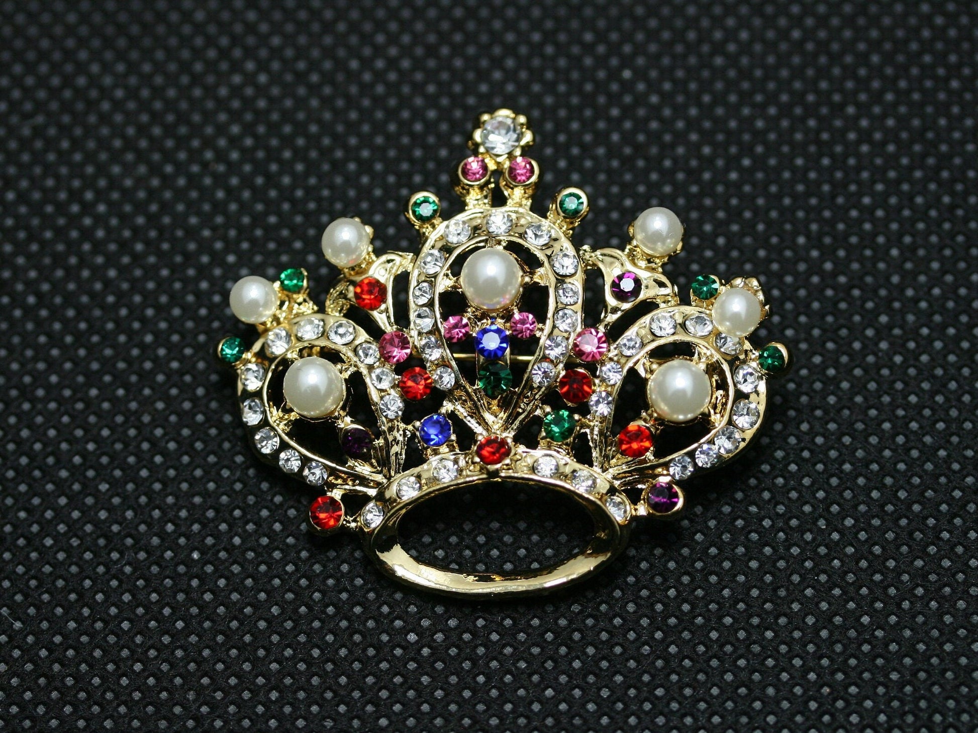 Vintage Rhinestone Crown Brooch Pin With Faux Seed Pearl In Antique Gold Tone