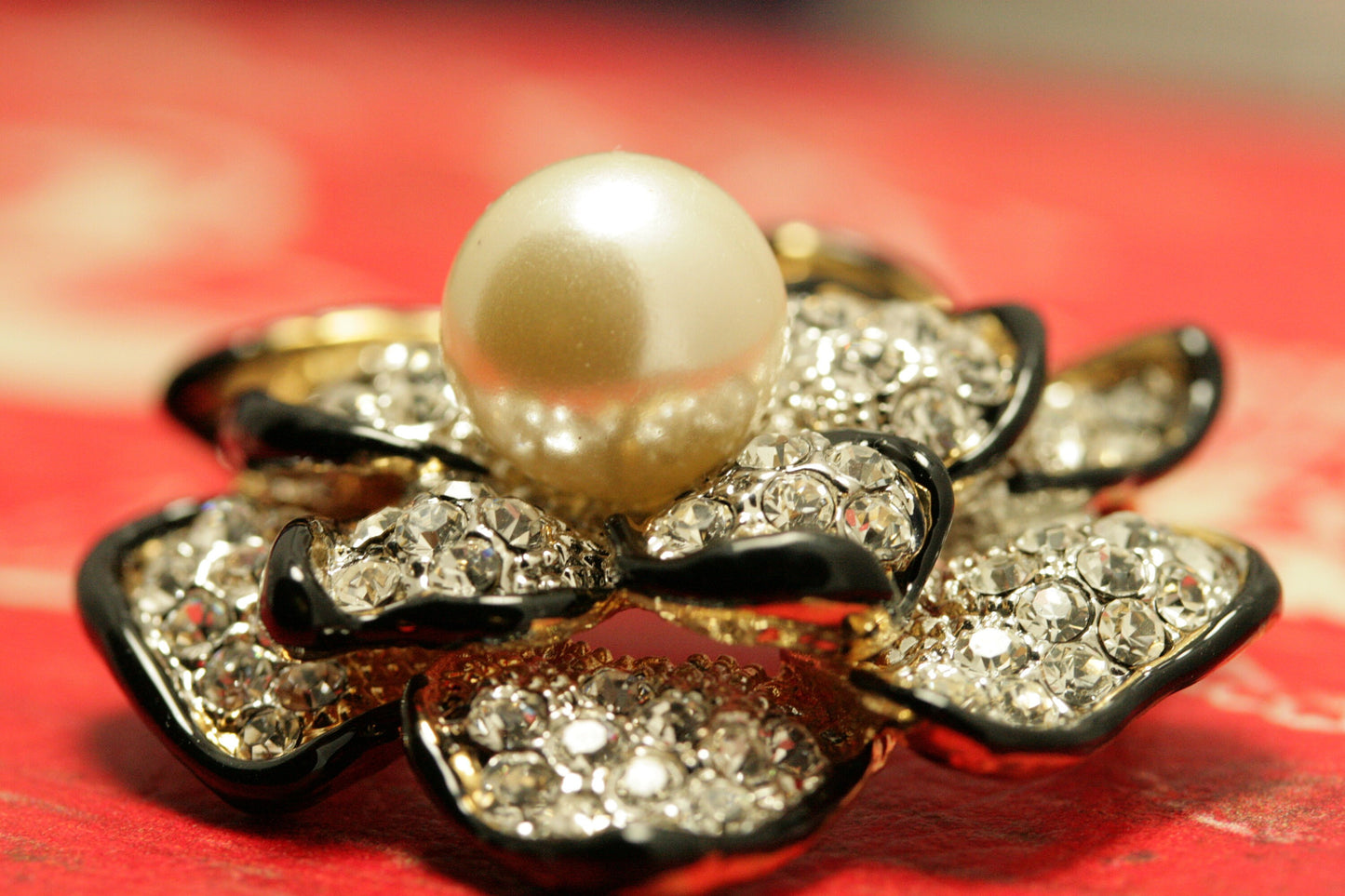 Vintage Pearl Rhinestone Flower Brooch Pin Silver-plate Alloy Faux Diamond Broach costume party dress Pin