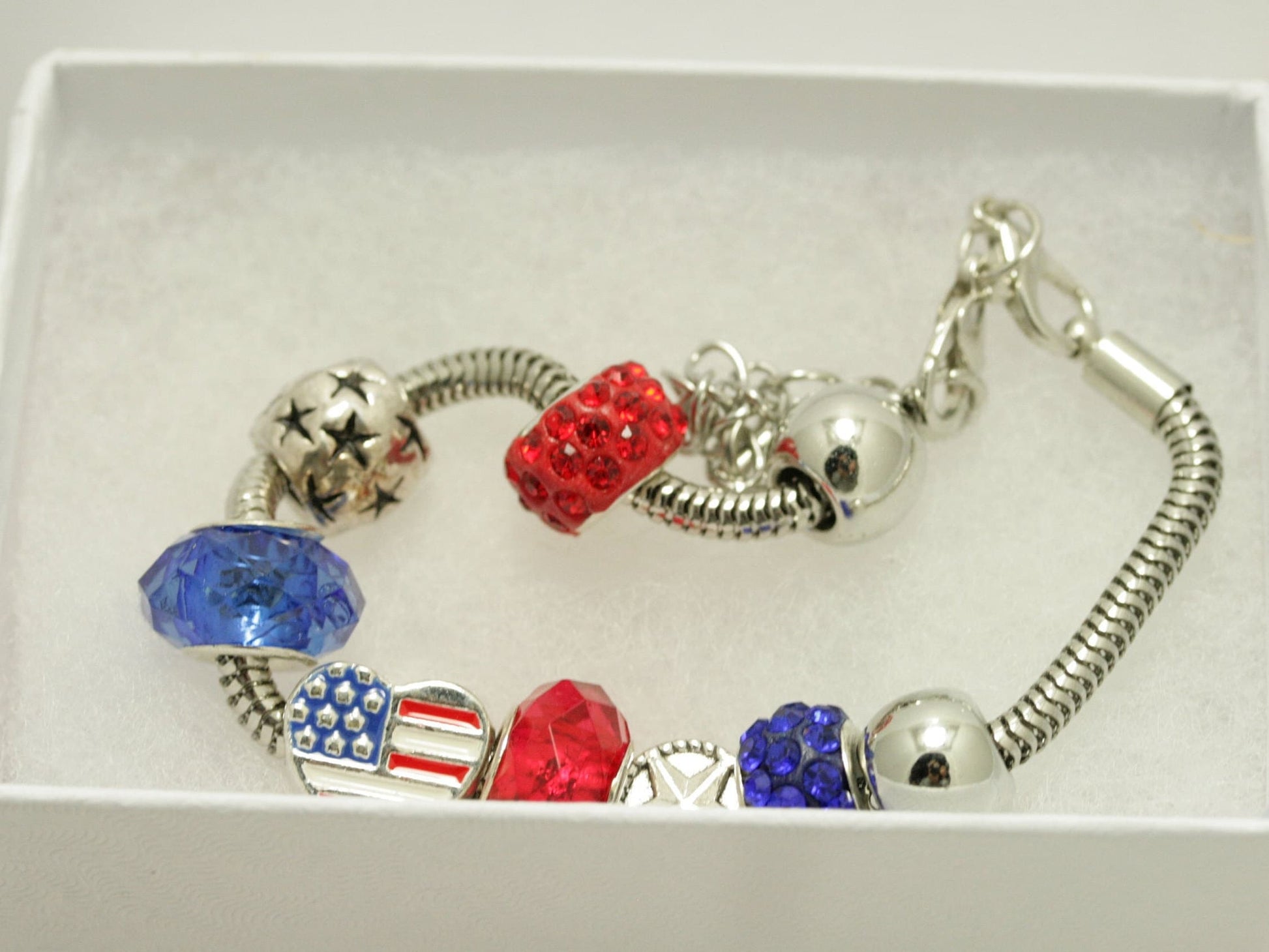 USA Flag Charm Beads Chain Adjustable Bracelet, Patriotic Beads Bracelet Jewelry