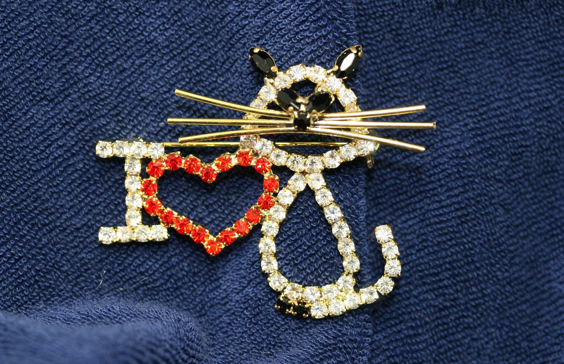 vintage I Heart Love Cat Body Kitty Prong Set Rhinestone Brooch pin Gold