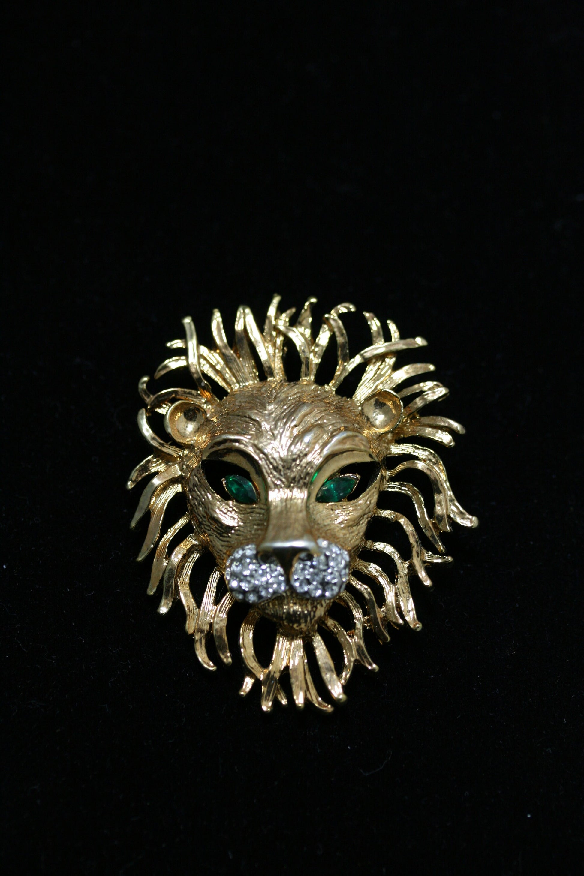 Large 3D LION Head Cat Green Eyes Rhinestone Brooch Pin And Pendant In Gold-tone