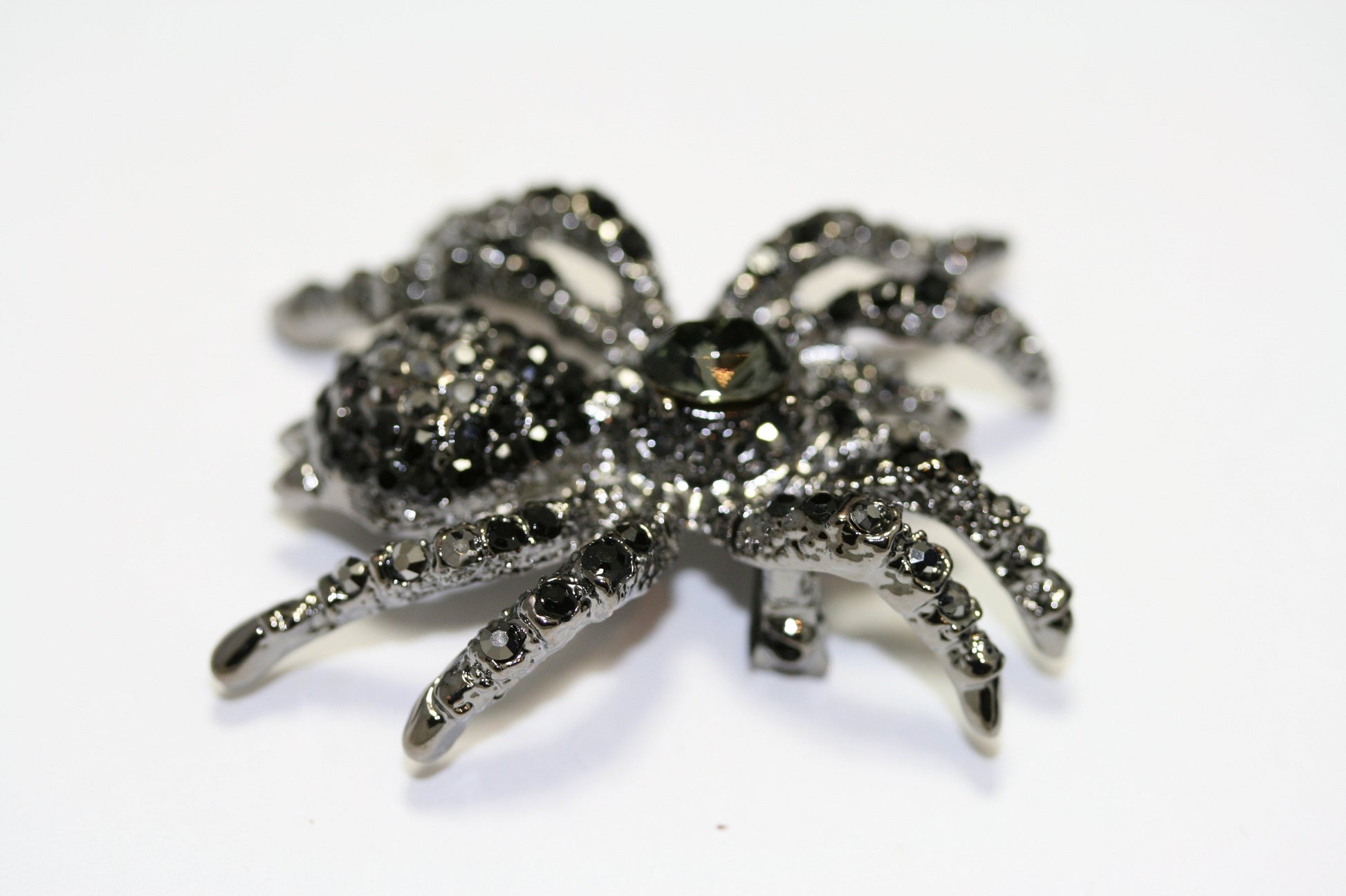 Vintage 3D Rhinestone Halloween spider brooch, aurora borealis rhinestone spider pin, black spider brooch, black rhinestone Jewelry