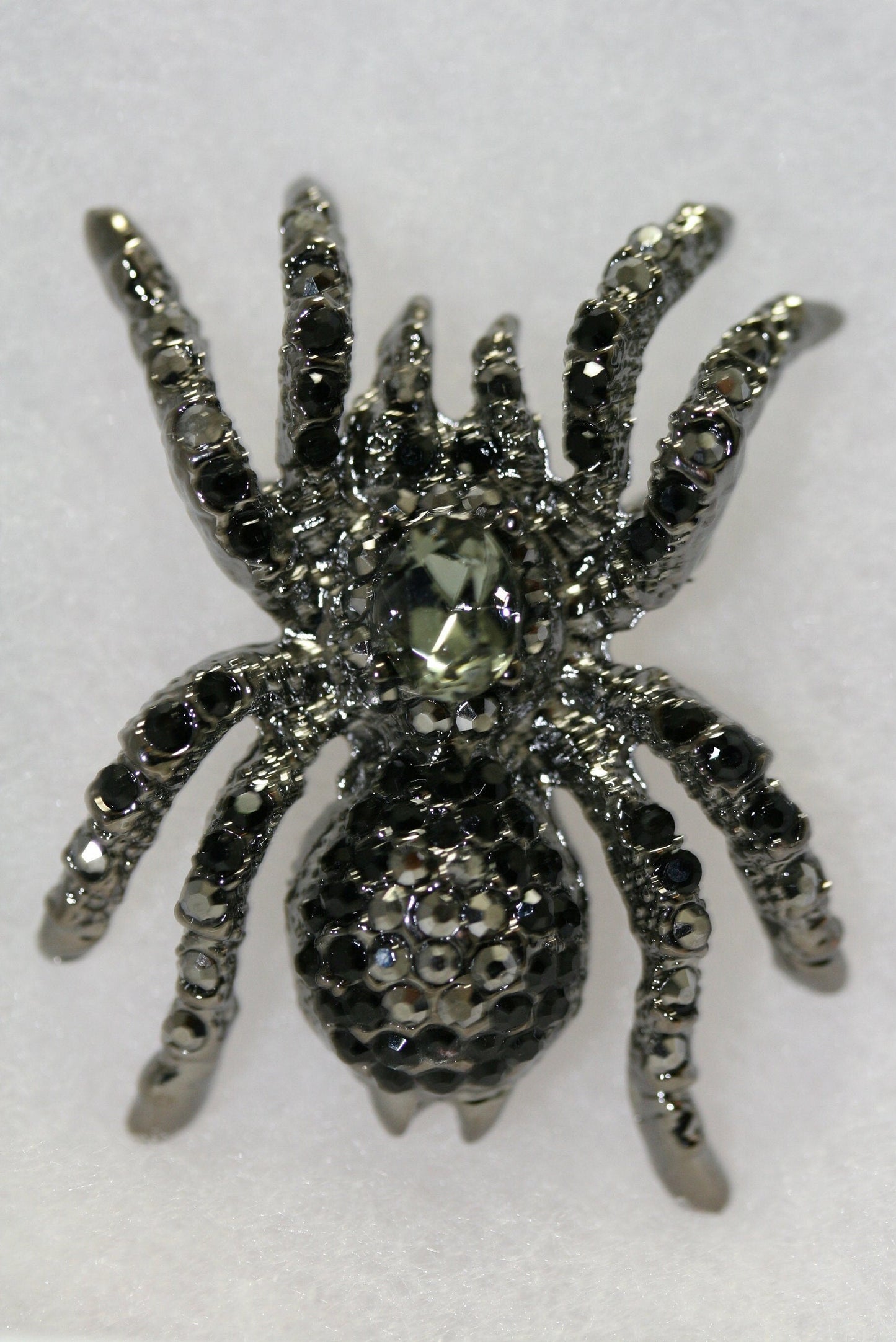 Vintage 3D Rhinestone Halloween spider brooch, aurora borealis rhinestone spider pin, black spider brooch, black rhinestone Jewelry