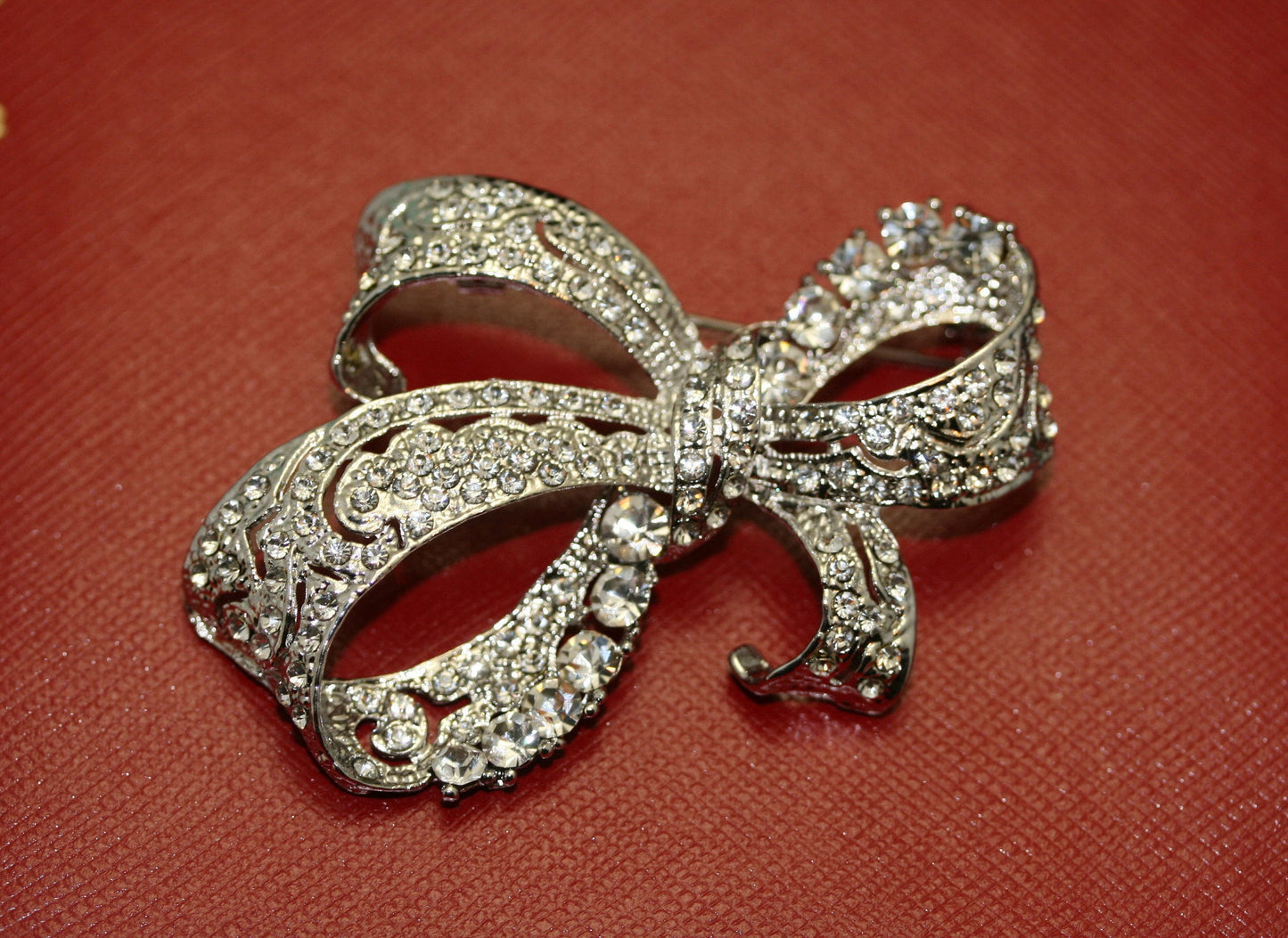 Rhinestone Fashion Ribbon Bowknot Bow Tie Flower Brooch Retro Diamond Exquisite Brooch For Wedding Bridal Invitation Decoration