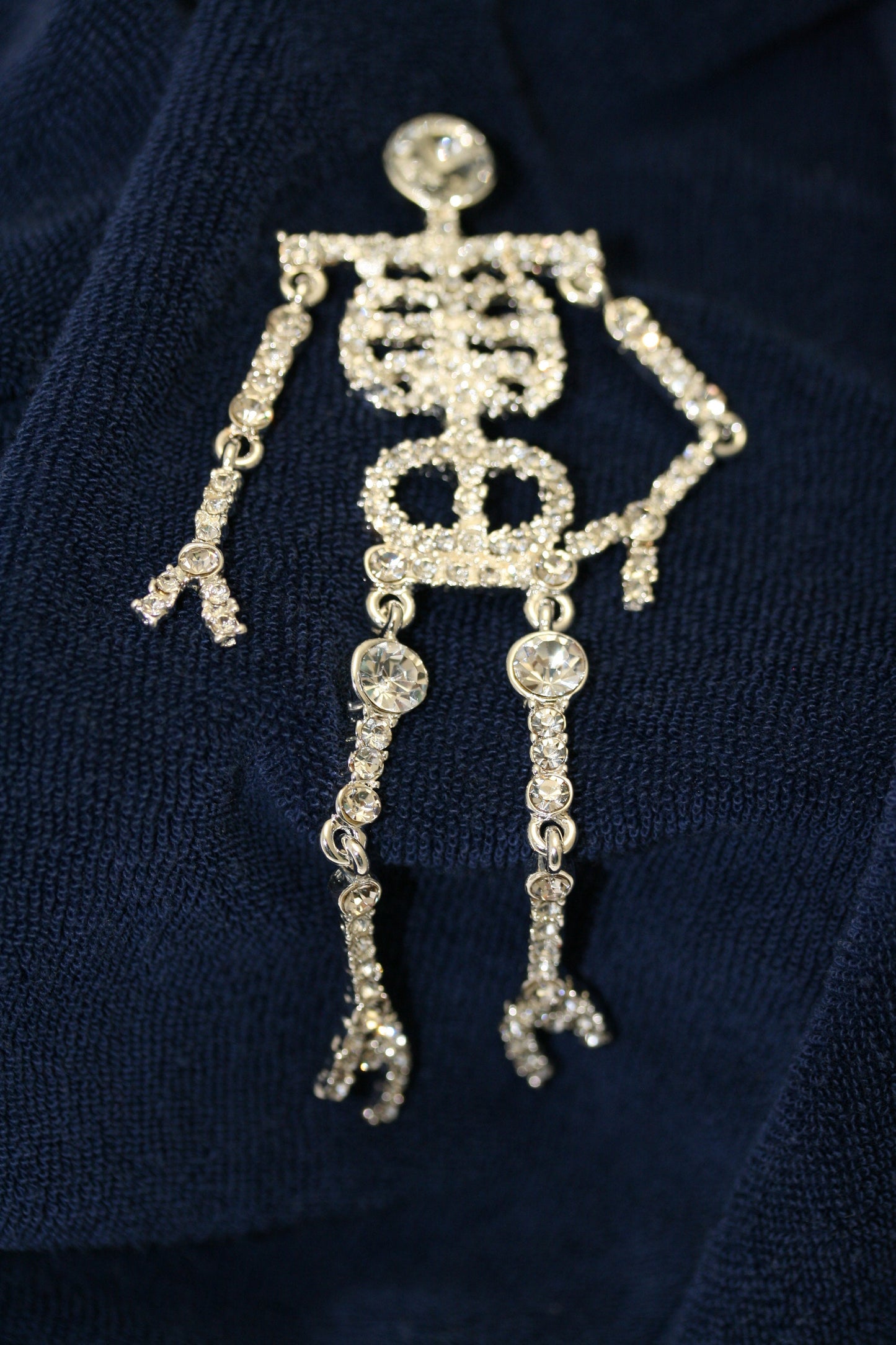 Rhinestone Halloween Scary Moveable Ghost Skull Skeleton Pin Brooch Jewelry 4"