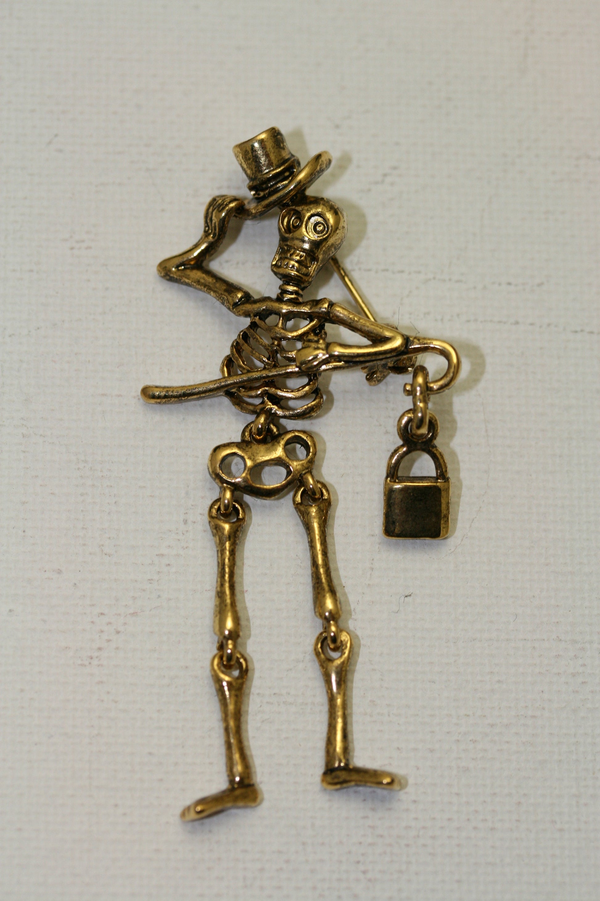 Vintage Jewelry Adorable Antique Gold Tone Moveable Skeleton Halloween Pin Brooch
