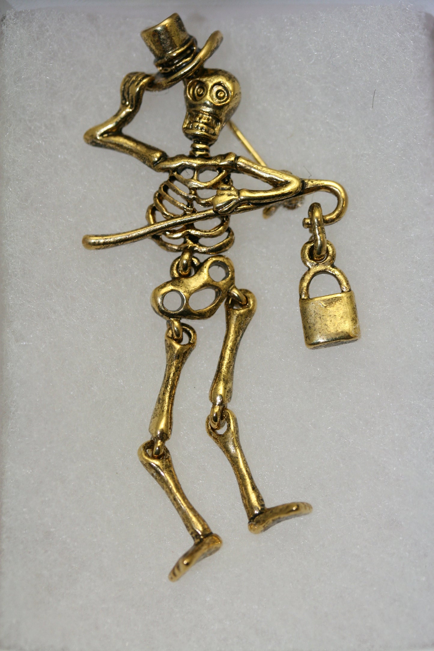 Vintage Jewelry Adorable Antique Gold Tone Moveable Skeleton Halloween Pin Brooch