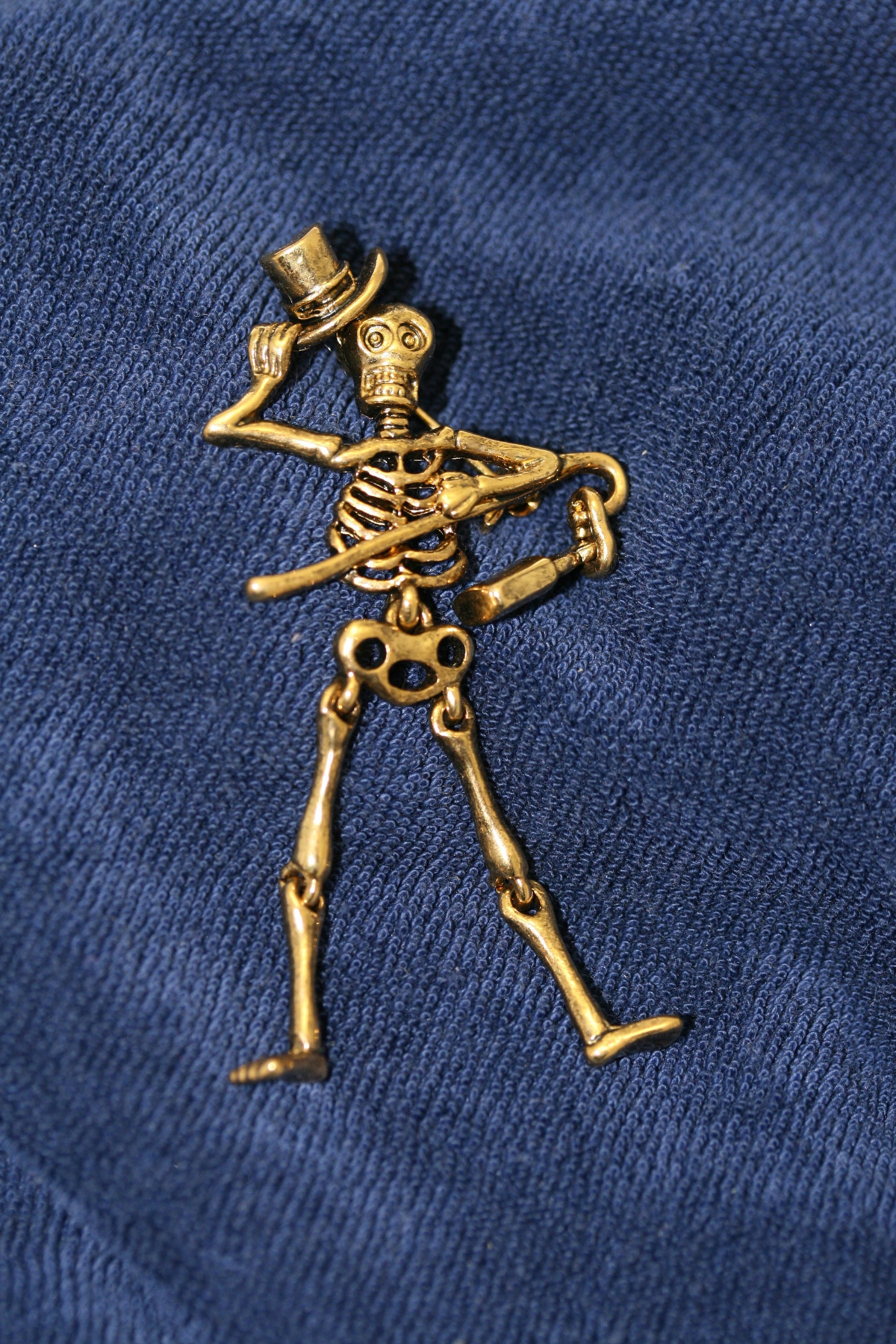Vintage Jewelry Adorable Antique Gold Tone Moveable Skeleton Halloween Pin Brooch