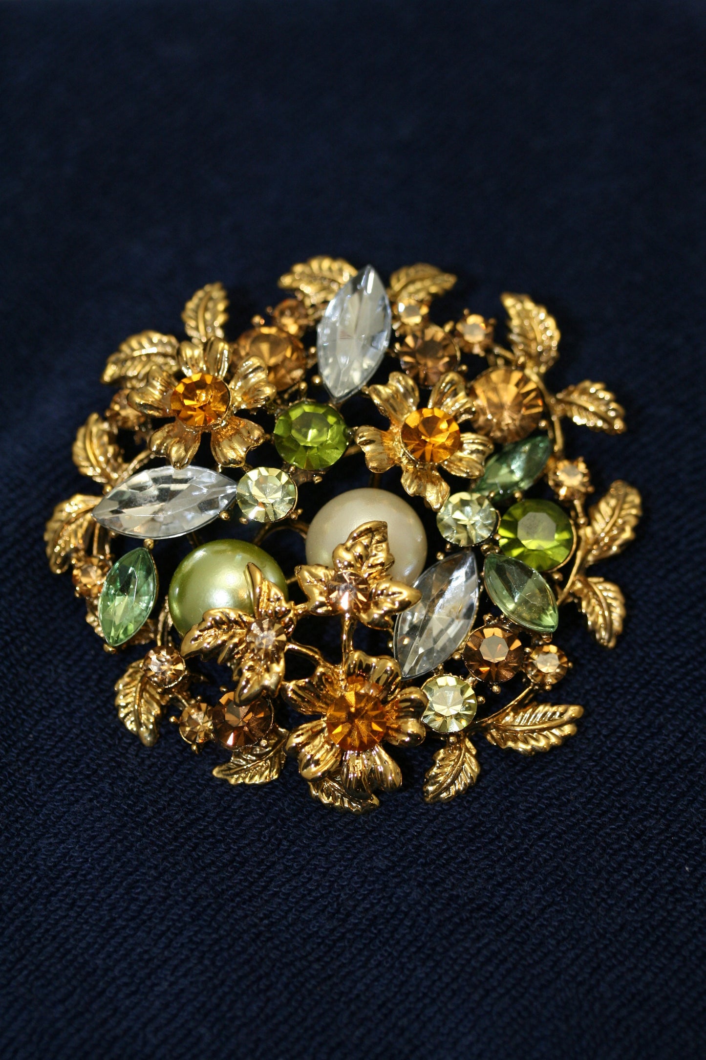 Round 3D Christmas Flower Wreath Brooch, Vintage CZ Crystal and Pearl Pin, Exquisite Luxury Christmas Fall Jewelry