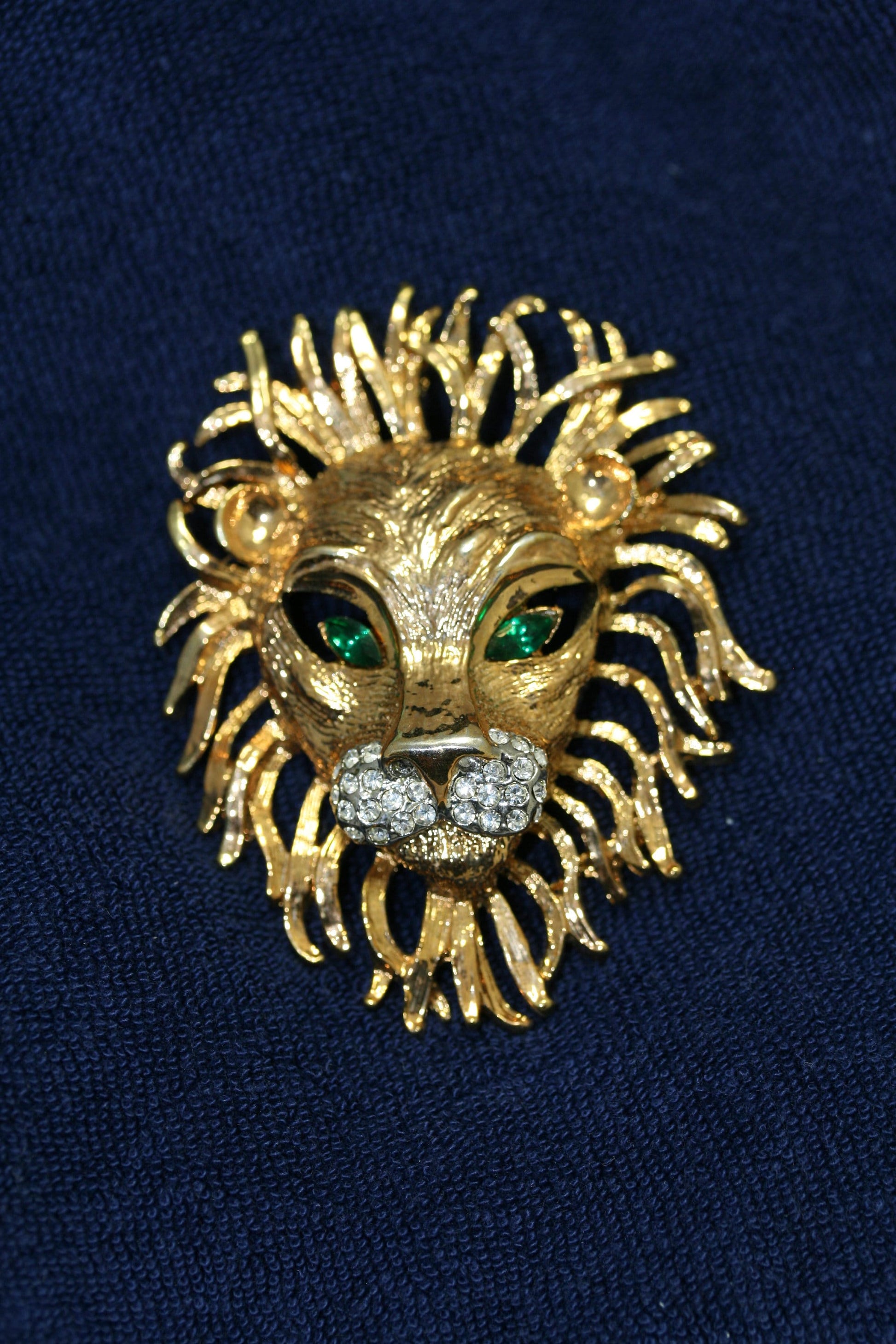 Large 3D LION Head Cat Green Eyes Rhinestone Brooch Pin And Pendant In Gold-tone