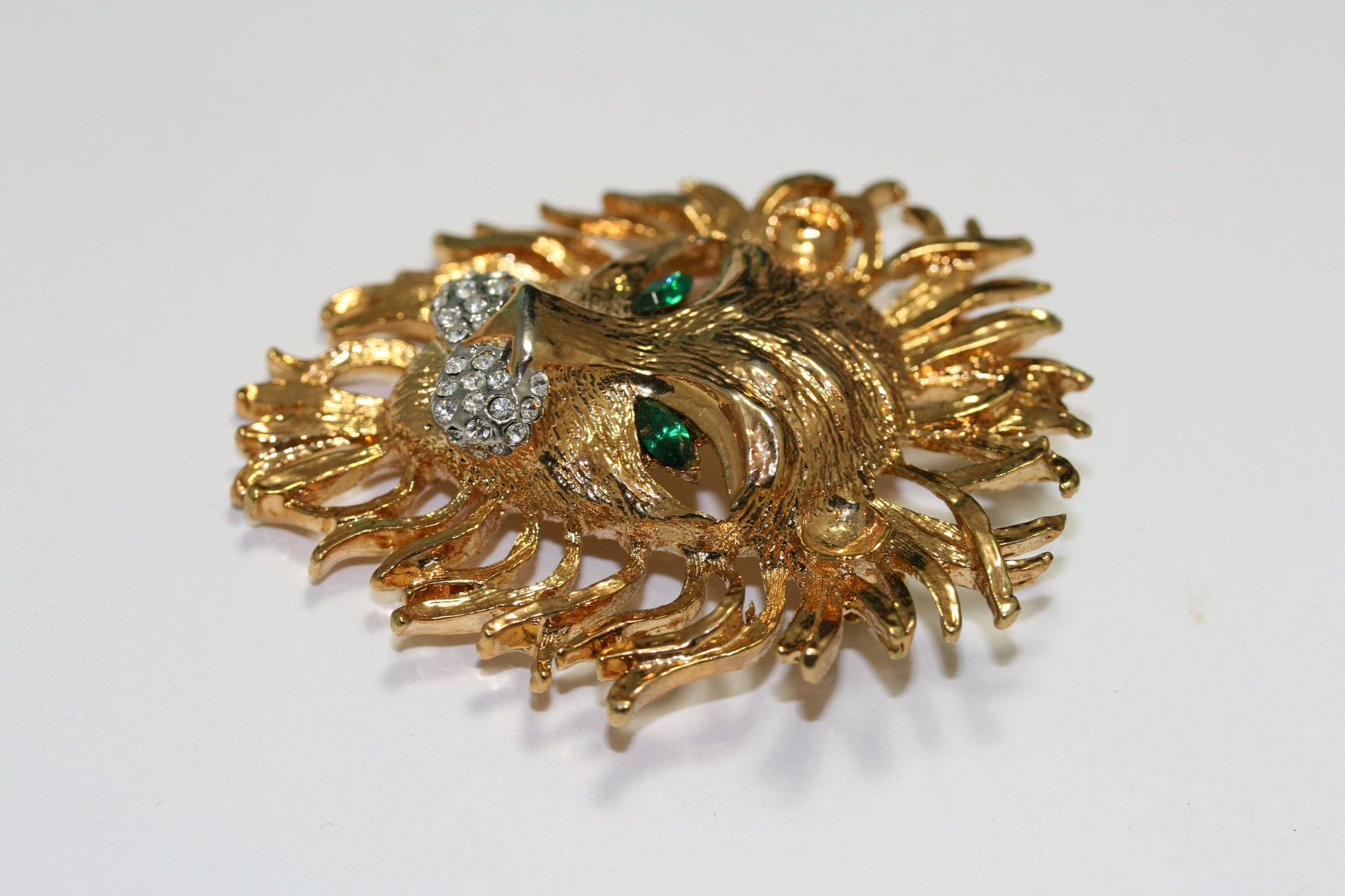 Large 3D LION Head Cat Green Eyes Rhinestone Brooch Pin And Pendant In Gold-tone