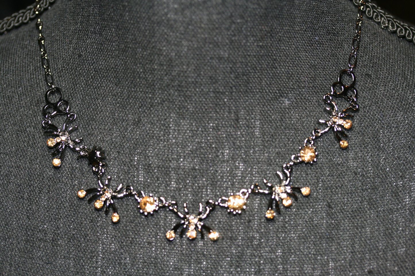 Rhinestone Halloween Gun Metal Spider Choker Necklace Jewelry