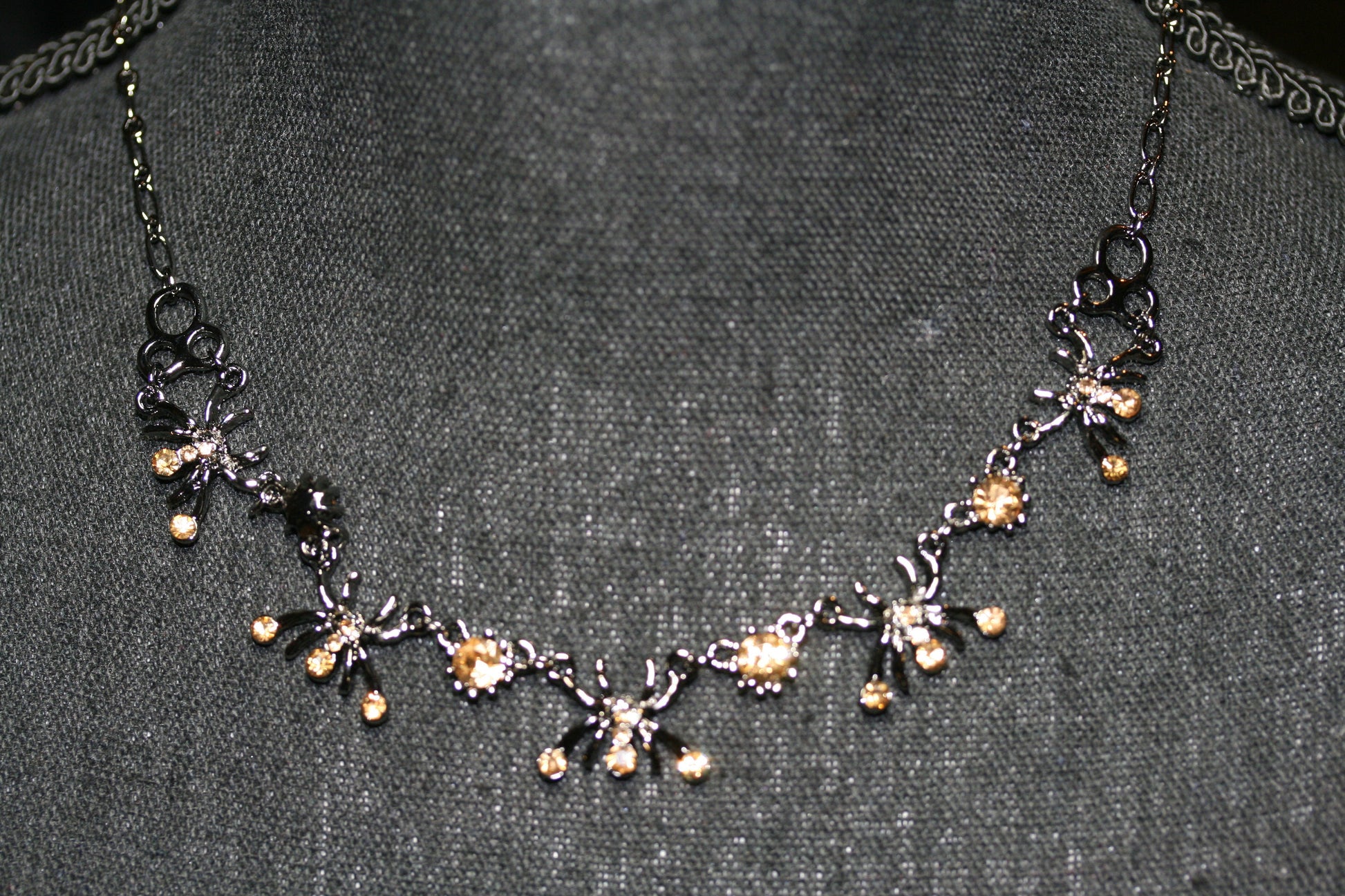 Rhinestone Halloween Gun Metal Spider Choker Necklace Jewelry