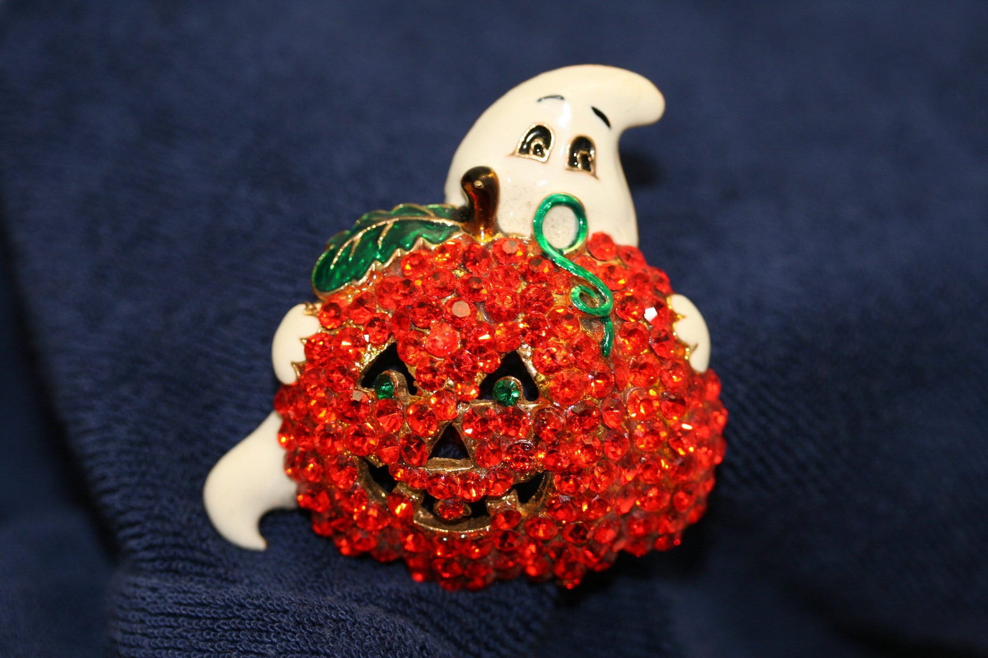 Halloween Vintage GHOST With PUMPKIN Spooky Holiday Brooch Pin