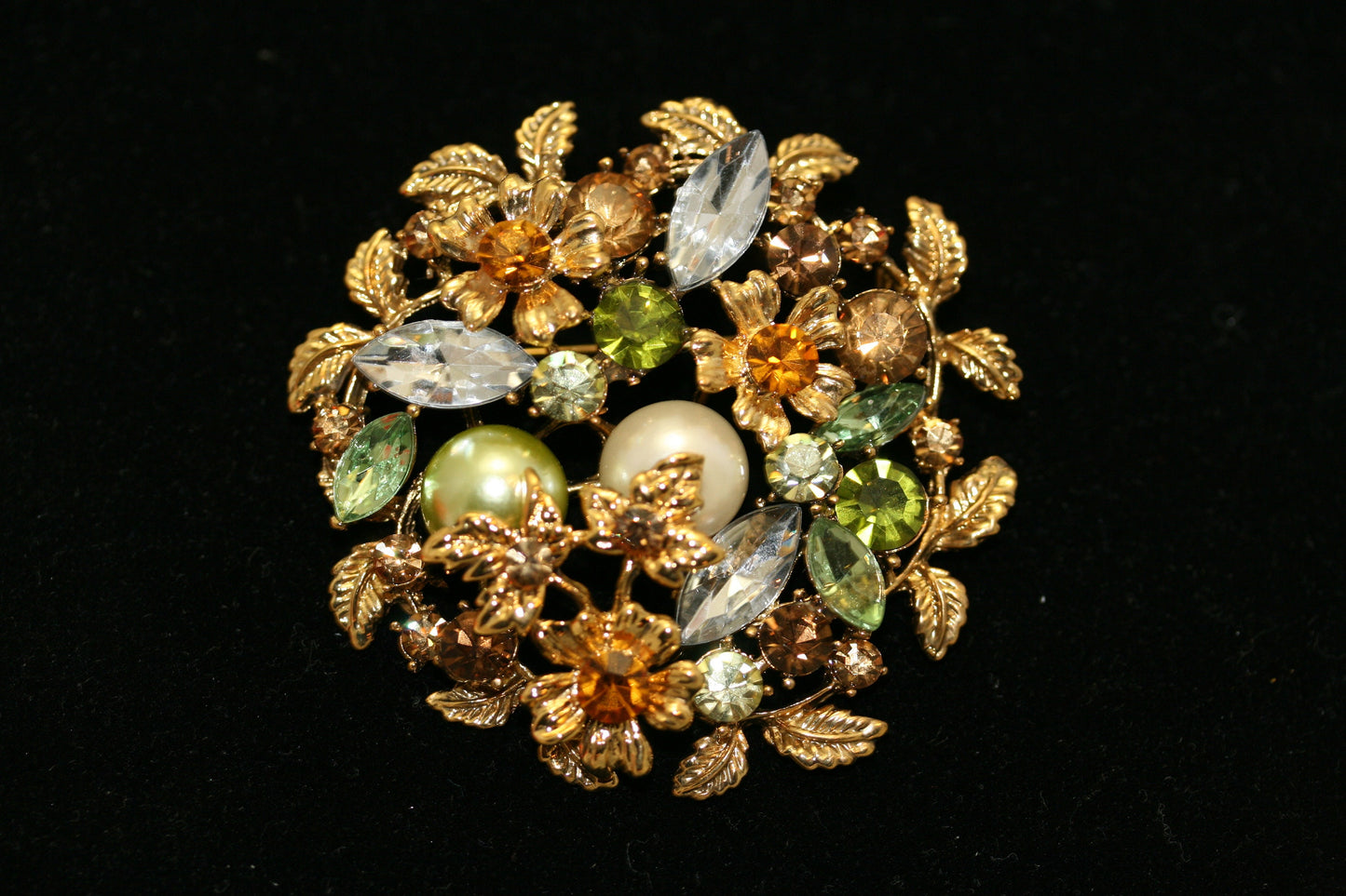 Round 3D Christmas Flower Wreath Brooch, Vintage CZ Crystal and Pearl Pin, Exquisite Luxury Christmas Fall Jewelry