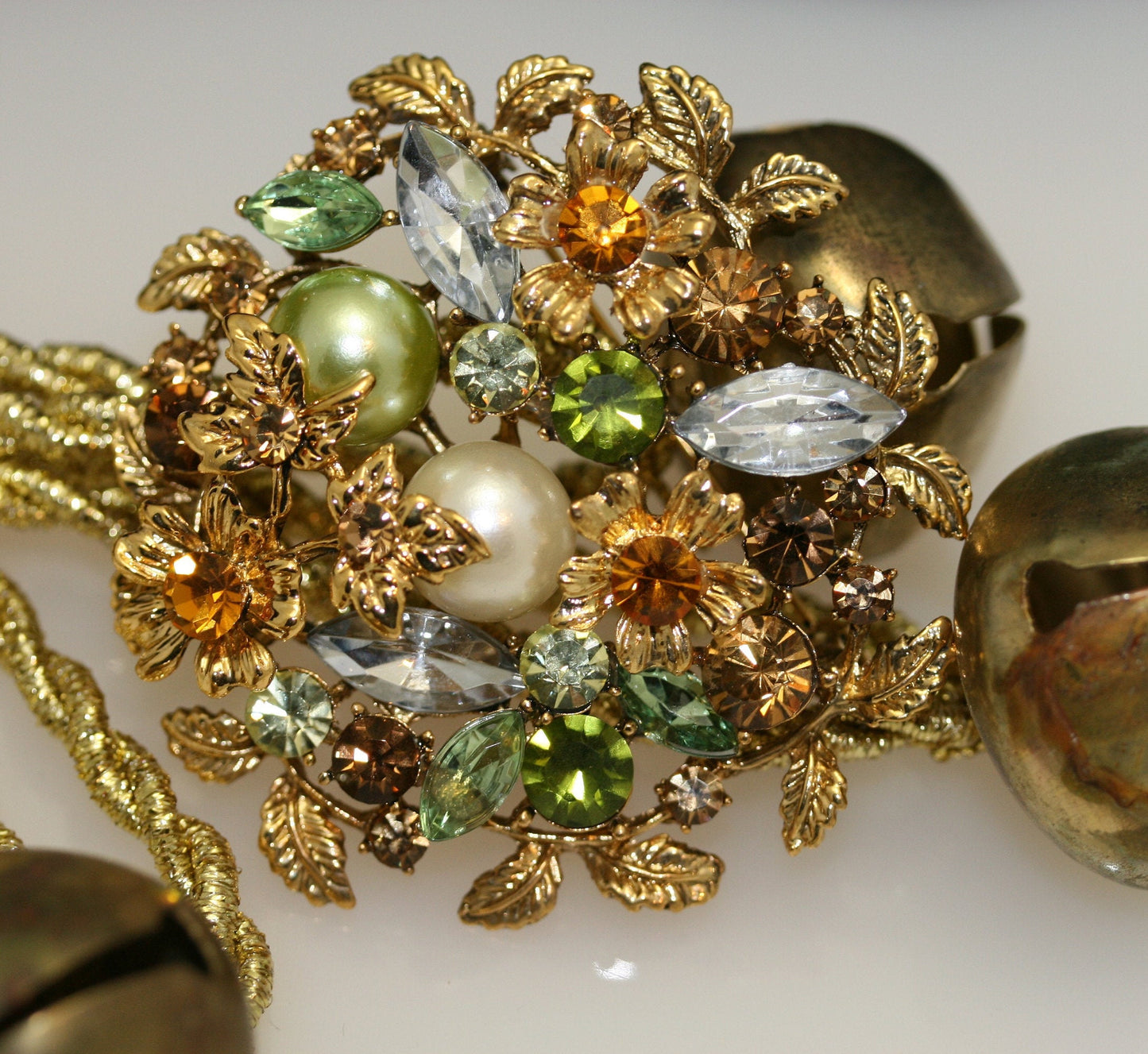 Round 3D Christmas Flower Wreath Brooch, Vintage CZ Crystal and Pearl Pin, Exquisite Luxury Christmas Fall Jewelry