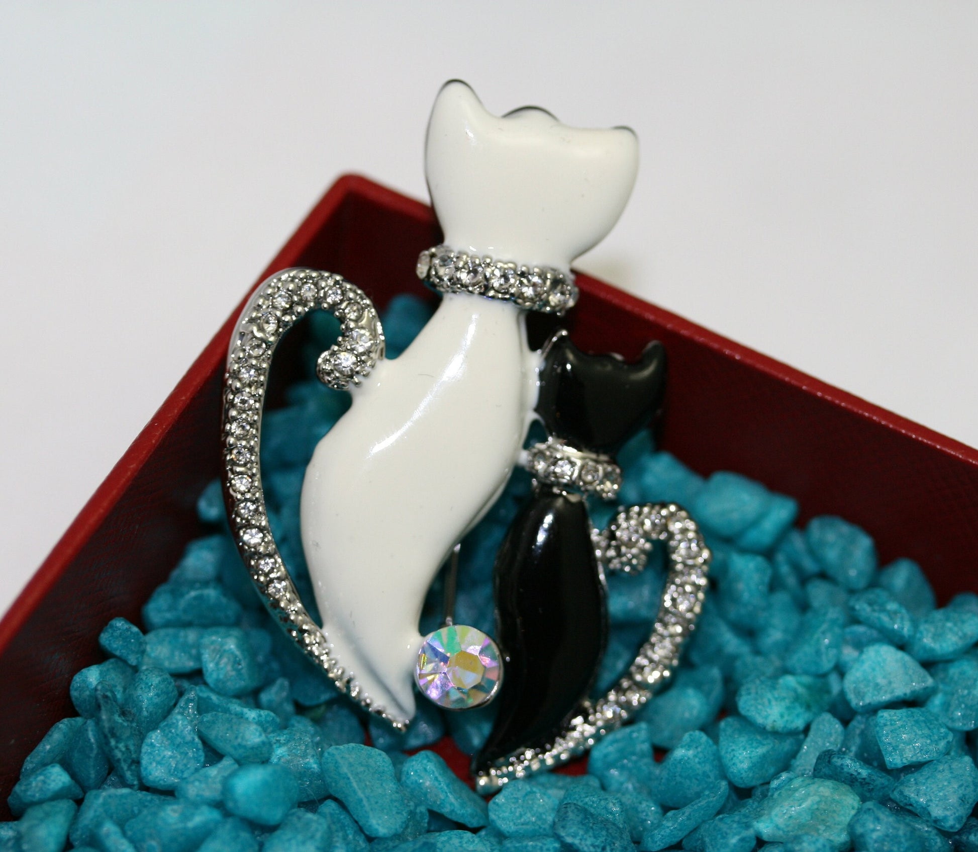 Black And White Two Cute Sitting Cat Kitten Kitty Brooch Pin for Women, Rhinestone Animal Jewelry