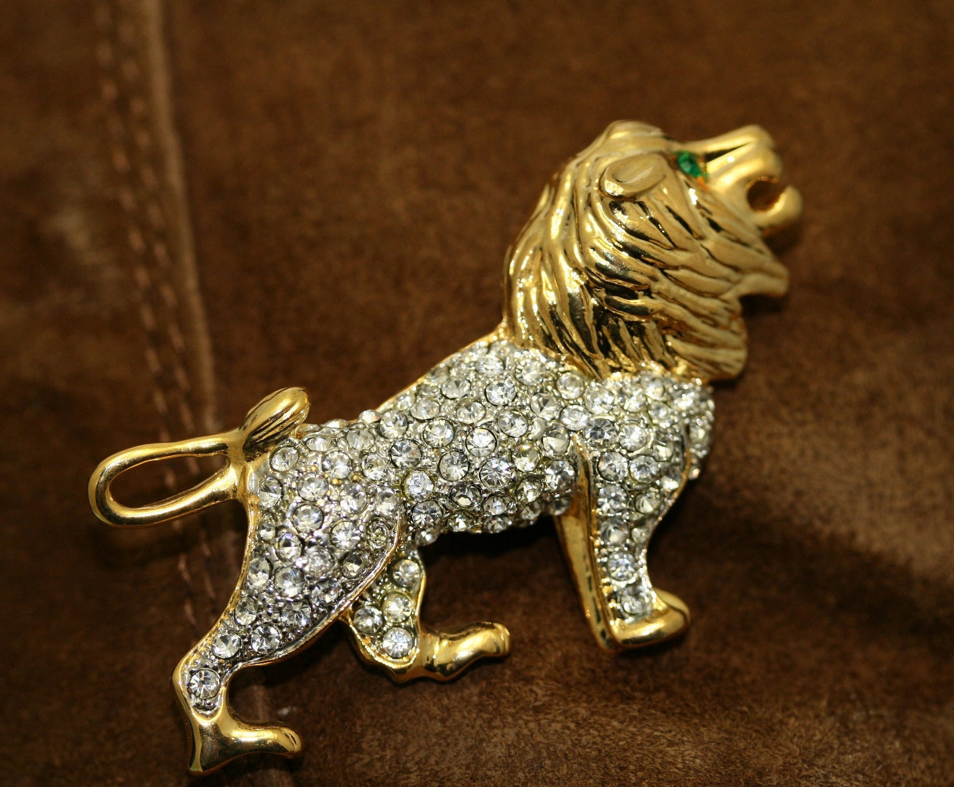 Rhinestone Gold-tone Vintage Majestic Lion Brooch Pin