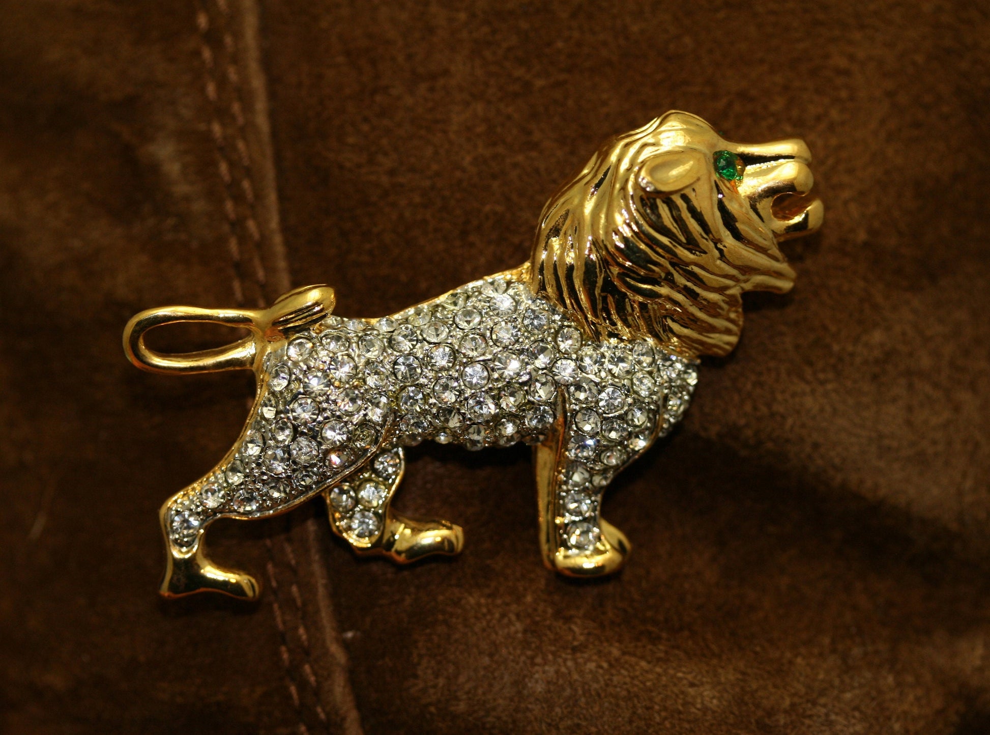 Rhinestone Gold-tone Vintage Majestic Lion Brooch Pin
