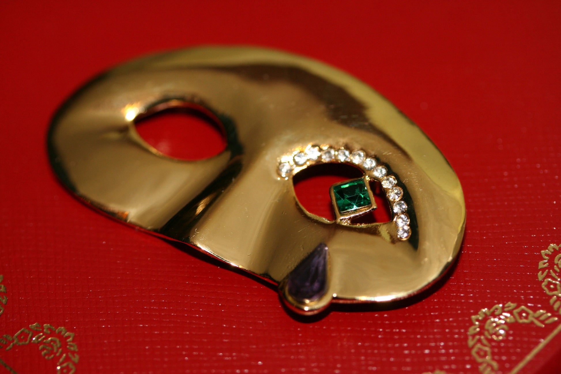 Vintage Tear Drop Mask Actor Rhinestone Crystal Gold Tone Red Green Pin Brooch