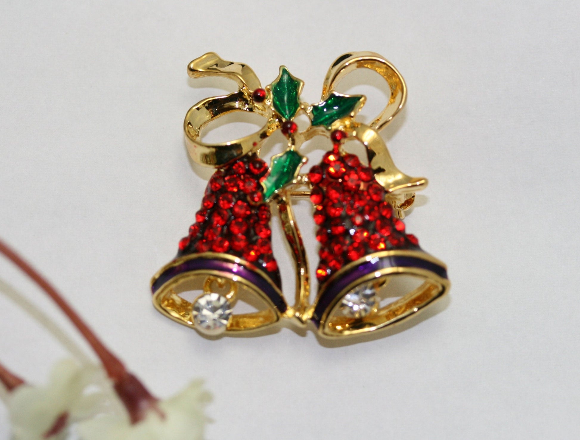 Vintage Rhinestone Double Bell Bowknot Brooch Pin for Xmas Gift, Christmas Jewelry, Holiday Holly Christmas Bells