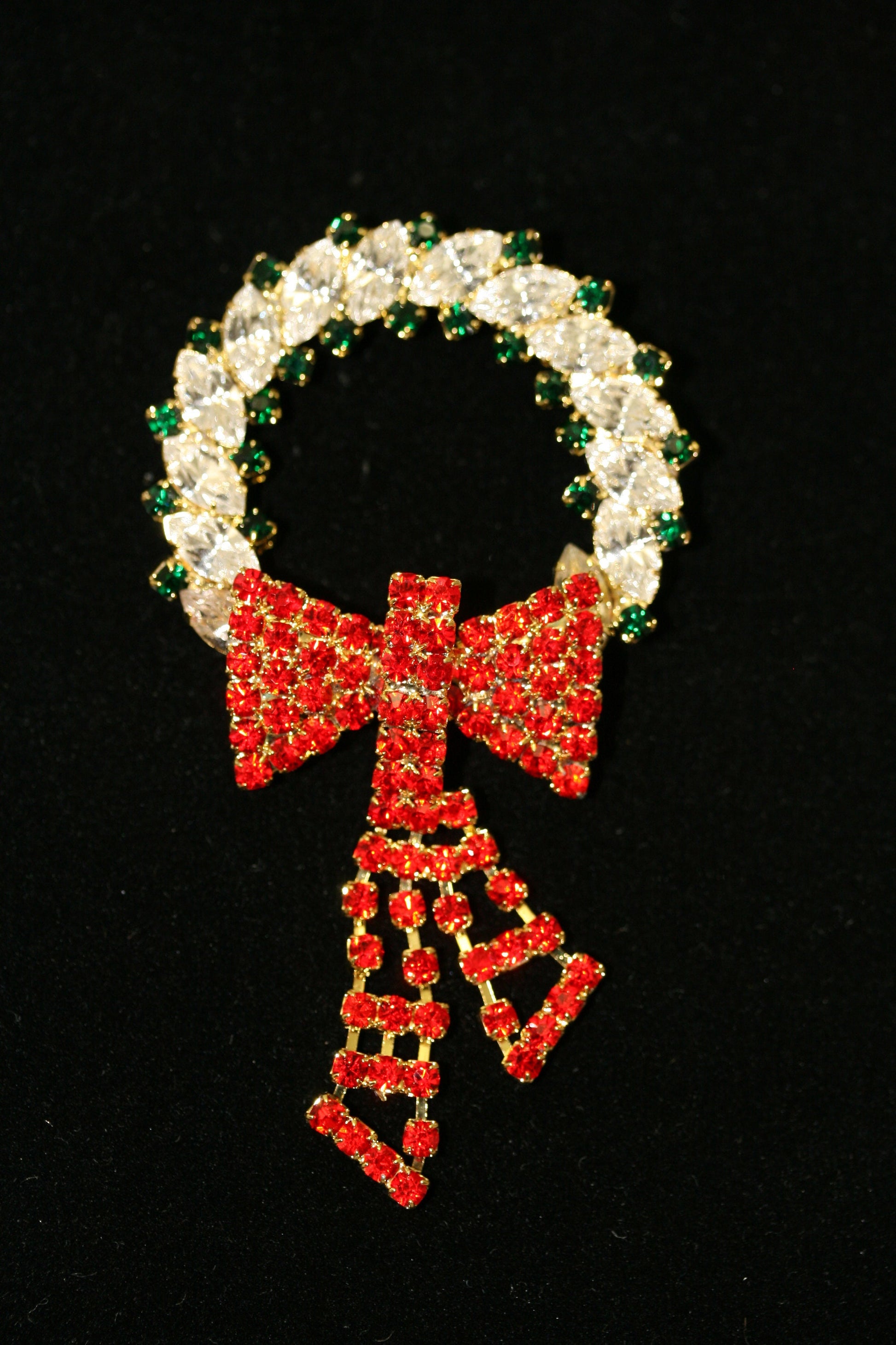 Vintage Christmas Wreath Rhinestone Pin Brooch, Christmas Holiday Jewelry
