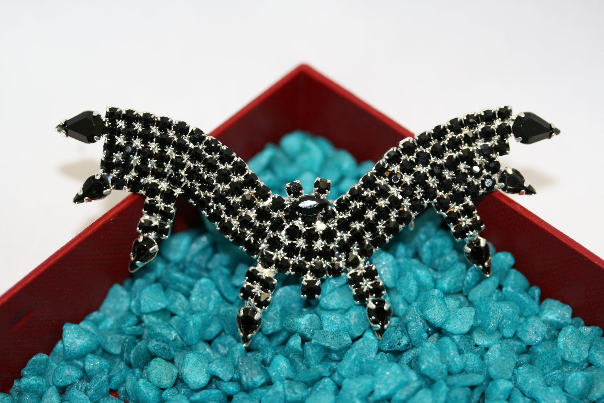 Rhinestone Crystal Black Bat Pin Brooch for Halloween, Prong-Set Halloween Jewelry