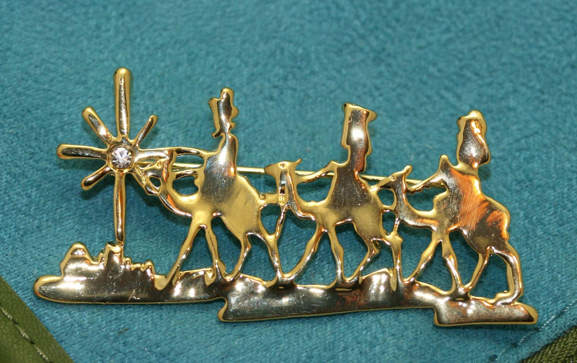 Vintage Gold Tone Three Wise Men Brooch Pin, Holiday Jewelry, Christmas Jewelry