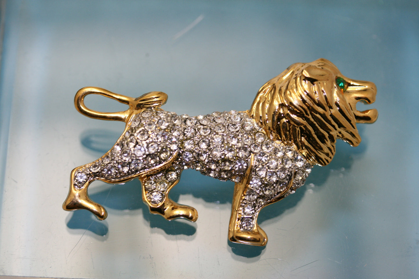Rhinestone Gold-tone Vintage Majestic Lion Brooch Pin