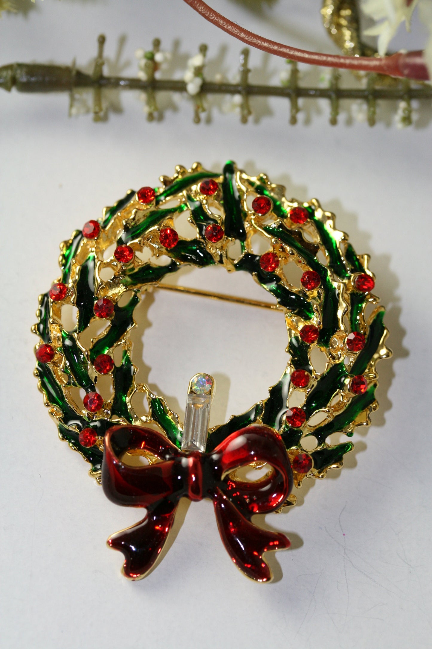 Gold Tone Emerald Green Ruby Red Rhinestone Christmas Wreath Pin Brooch, Xmas Holiday Jewelry Gift, Holiday Wreath Brooch