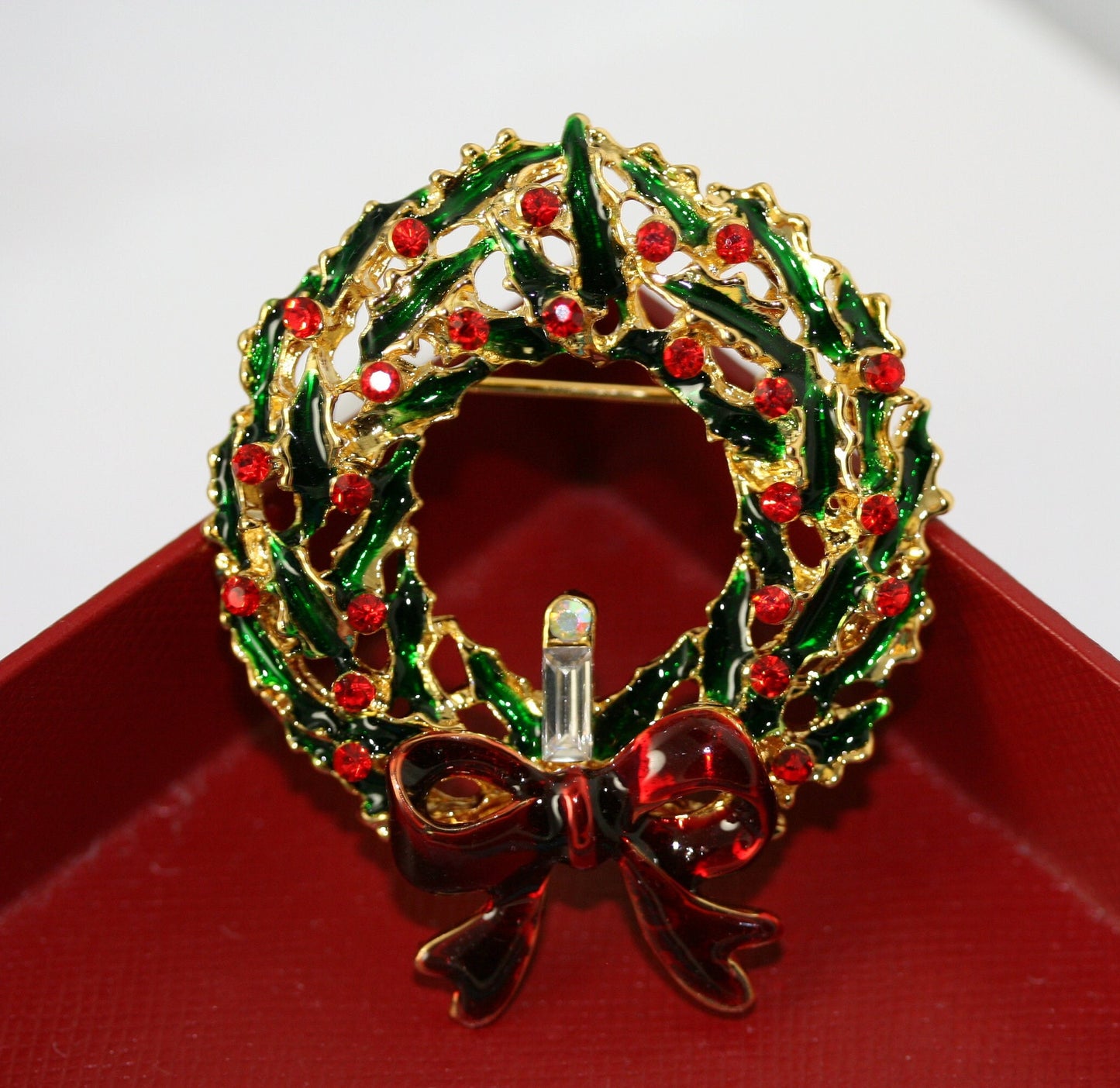 Gold Tone Emerald Green Ruby Red Rhinestone Christmas Wreath Pin Brooch, Xmas Holiday Jewelry Gift, Holiday Wreath Brooch