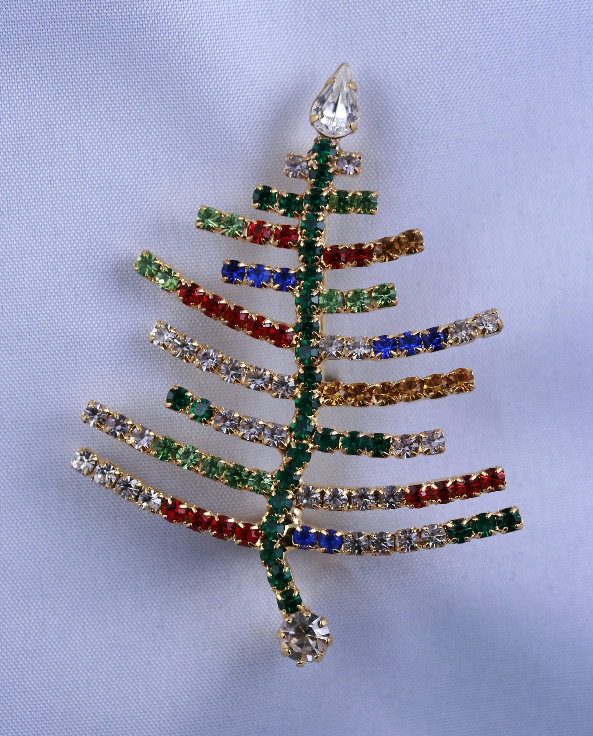 Sparkling Rhinestone Christmas Tree Brooch, Xmas Pin, Holiday Fashion Jewelry Gift