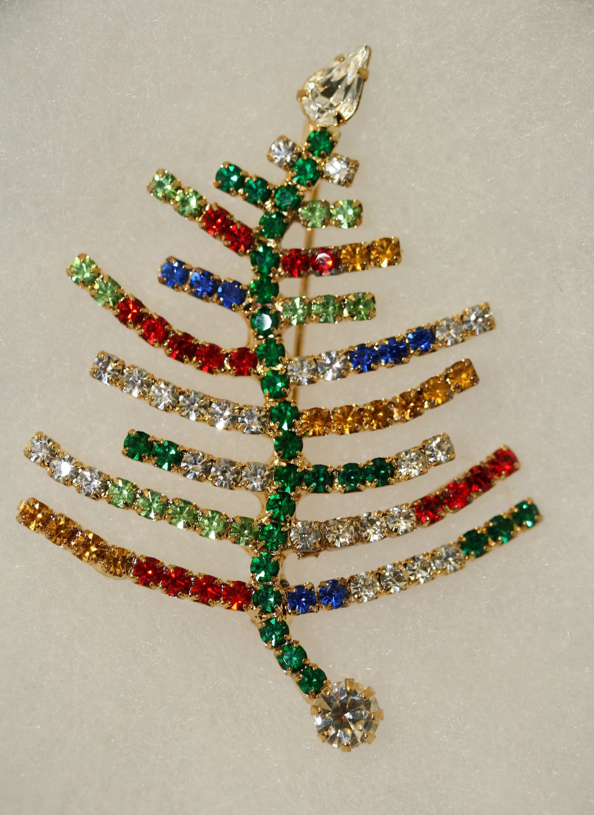 Sparkling Rhinestone Christmas Tree Brooch, Xmas Pin, Holiday Fashion Jewelry Gift